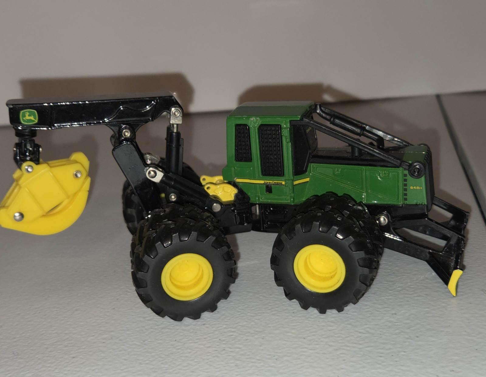 1:50 Scale John Deere 648G-III Log Skidder By Ertl