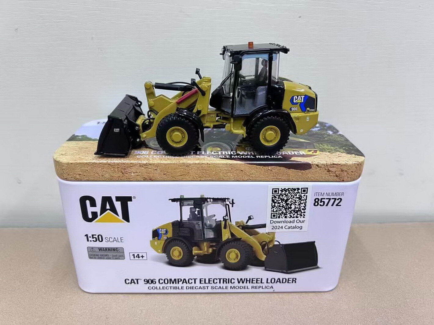 DM 1/50 Scale CAT 906 Compact Electric Wheel Loader Diecast Model Toy 85772