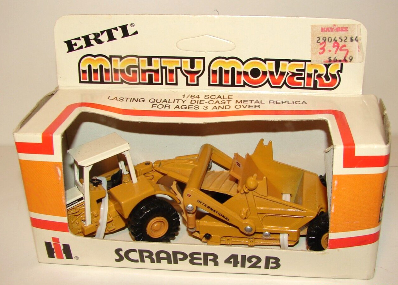 Vintage ERTL MIGHTY MOVERS 1/64 SCALE International IH SCRAPER 412B #1855 *NIB*