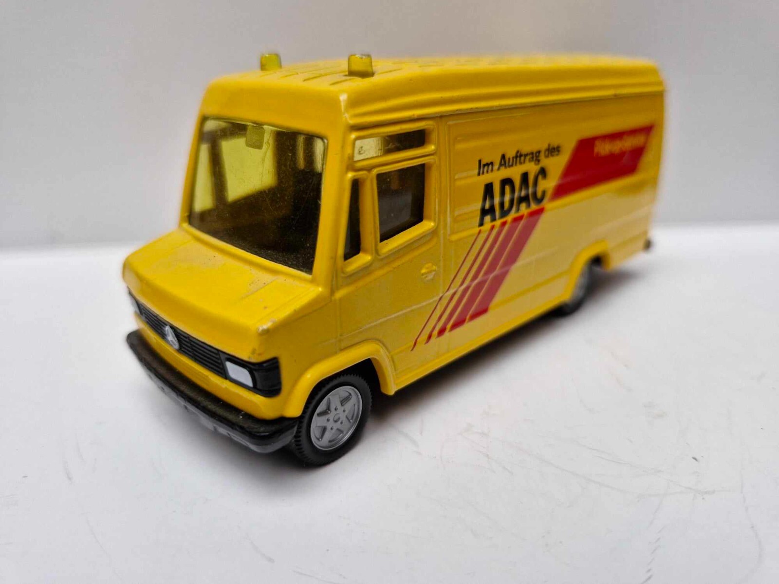 SIKU Mercedes 809D ADAC Pick-up Service 1:55 Super Series die cast unboxed wi…