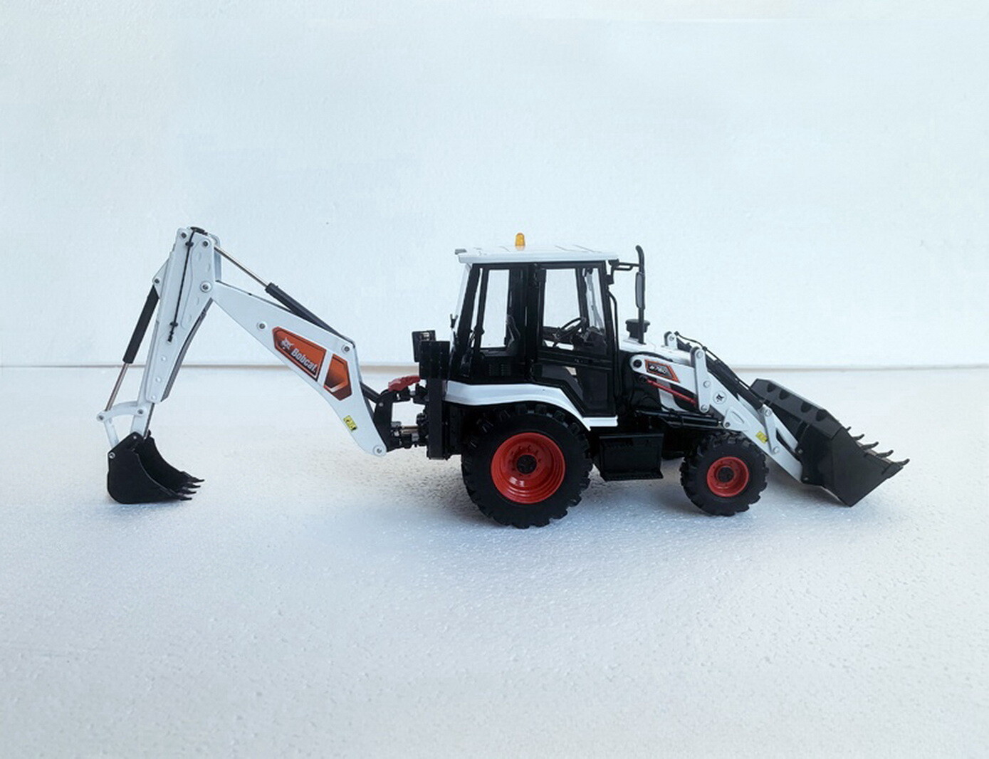 1/25 Scale Bobcat B760 Backhoe Loader Diecast Model Toy Collection Gift