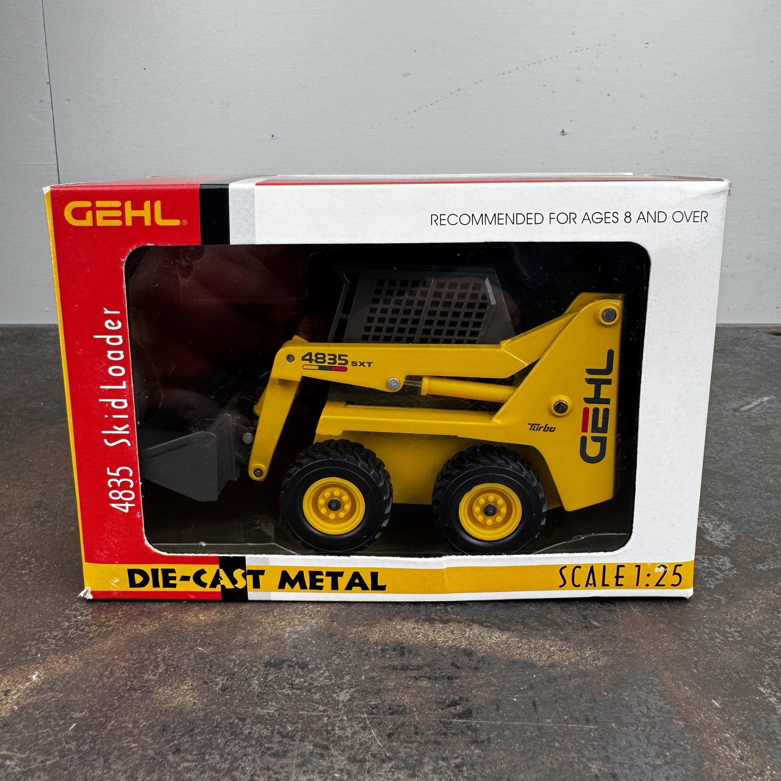 GEHL 4835 Skid Loader 1:25 Scale Diecast – DCP / ERTL #40012
