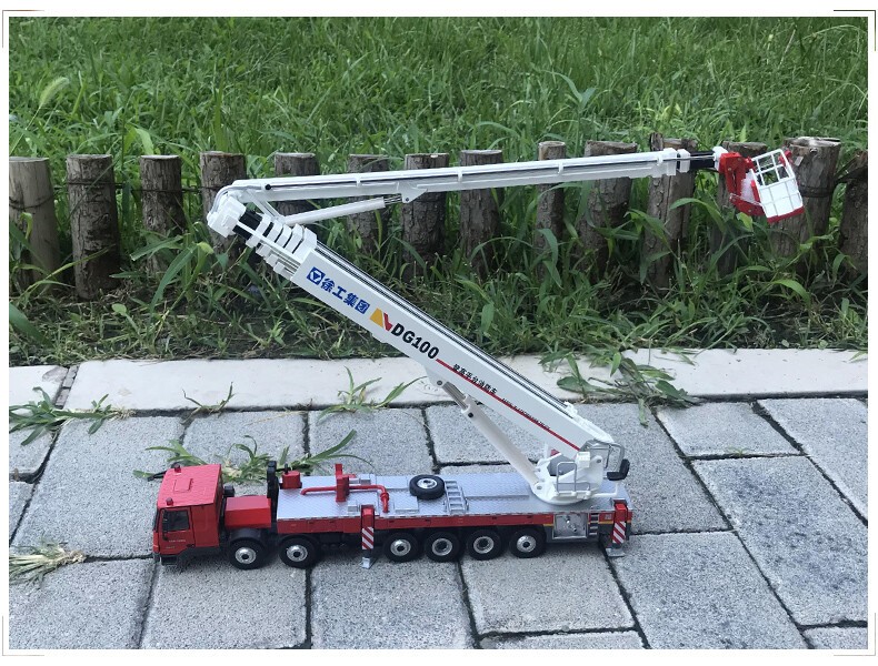 XCMG DG100 Fire Truck 1/50 Mercedes Chassis Aerial Platform Rescue Model
