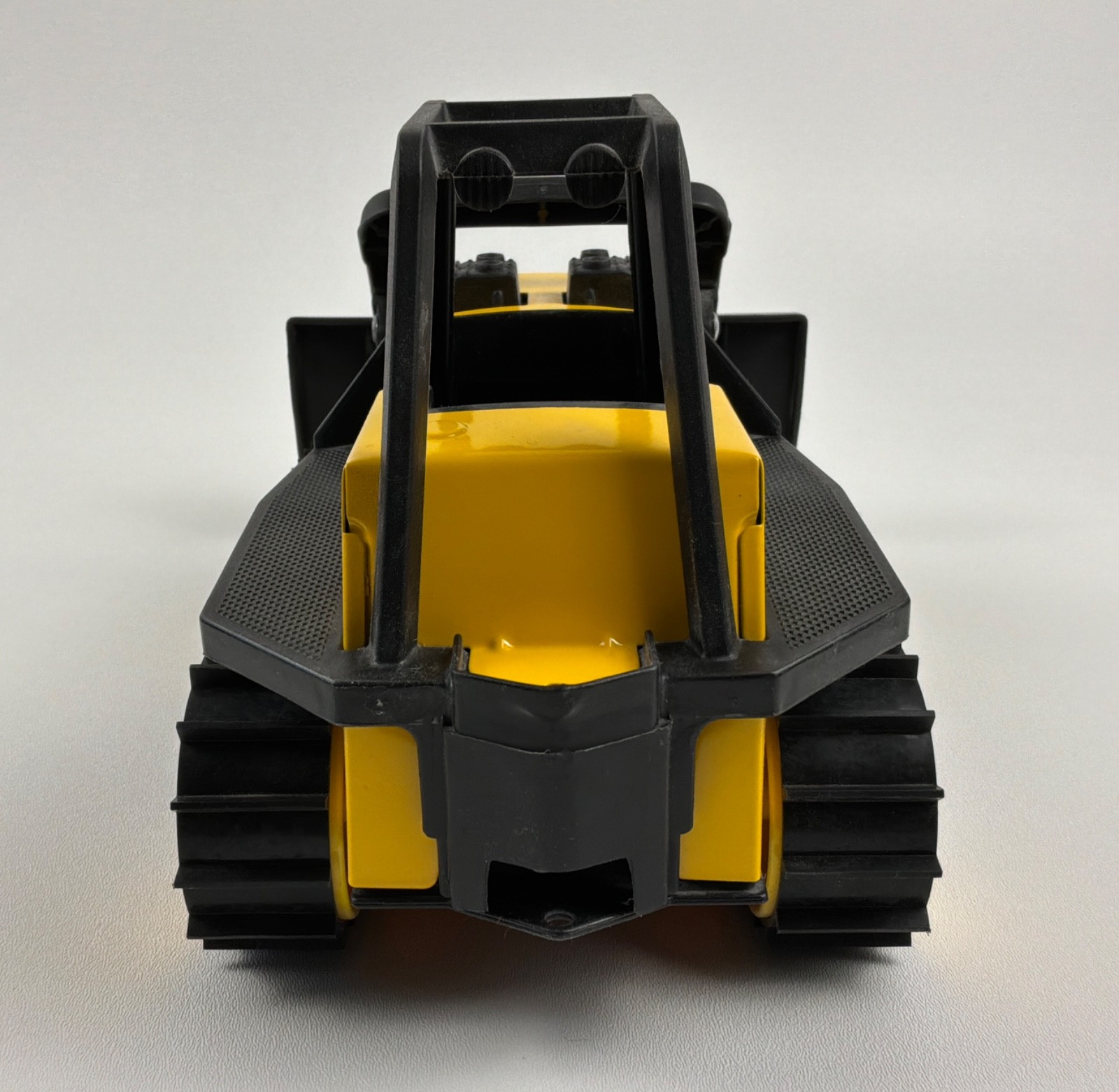 Hasbro 2012 Tonka Yellow Plastic Metal Bulldozer M-7461 Construction Toy Truck