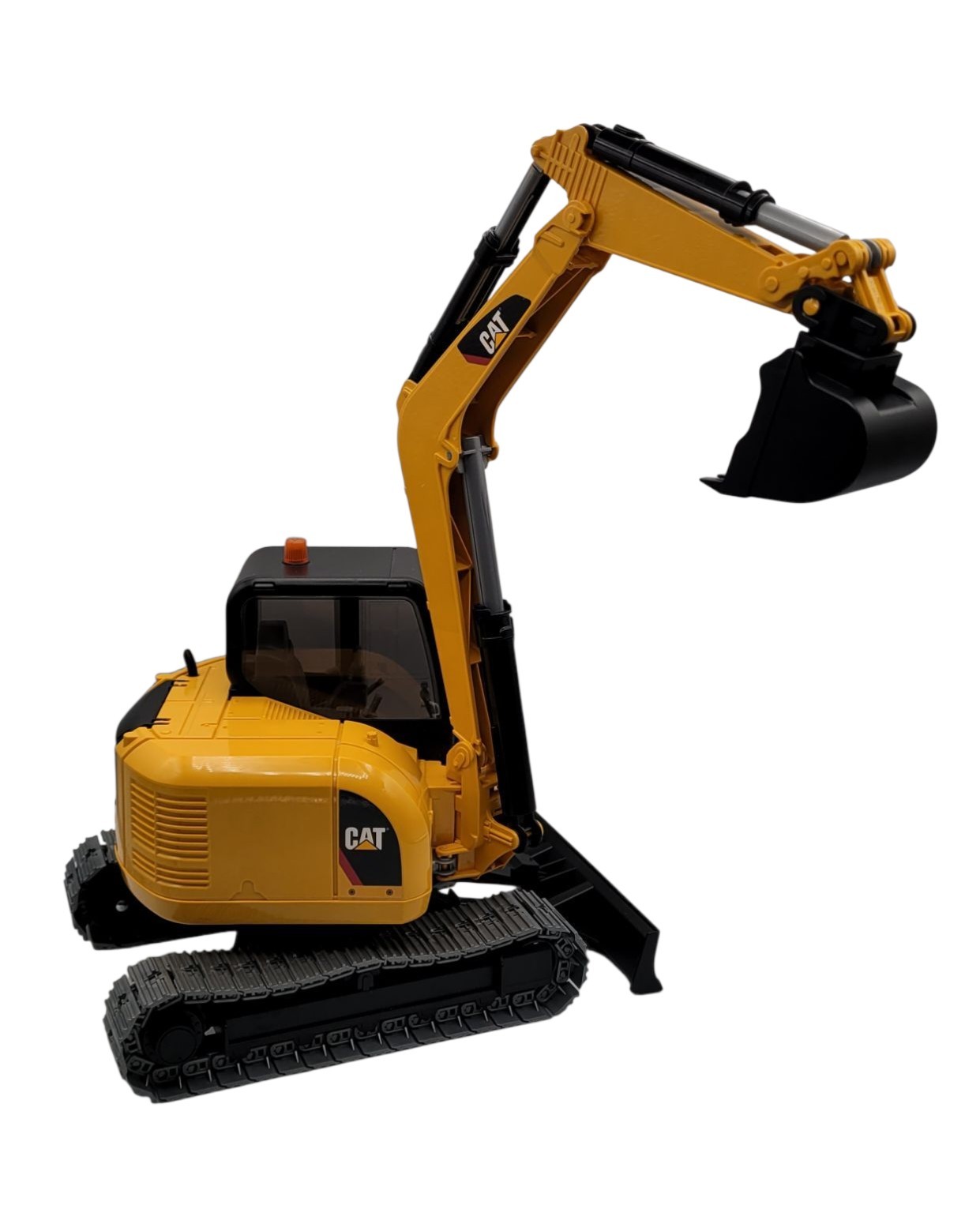 Bruder Toys CAT Caterpillar Excavator Truck Vehicle Fully Rotatable Germany 2014