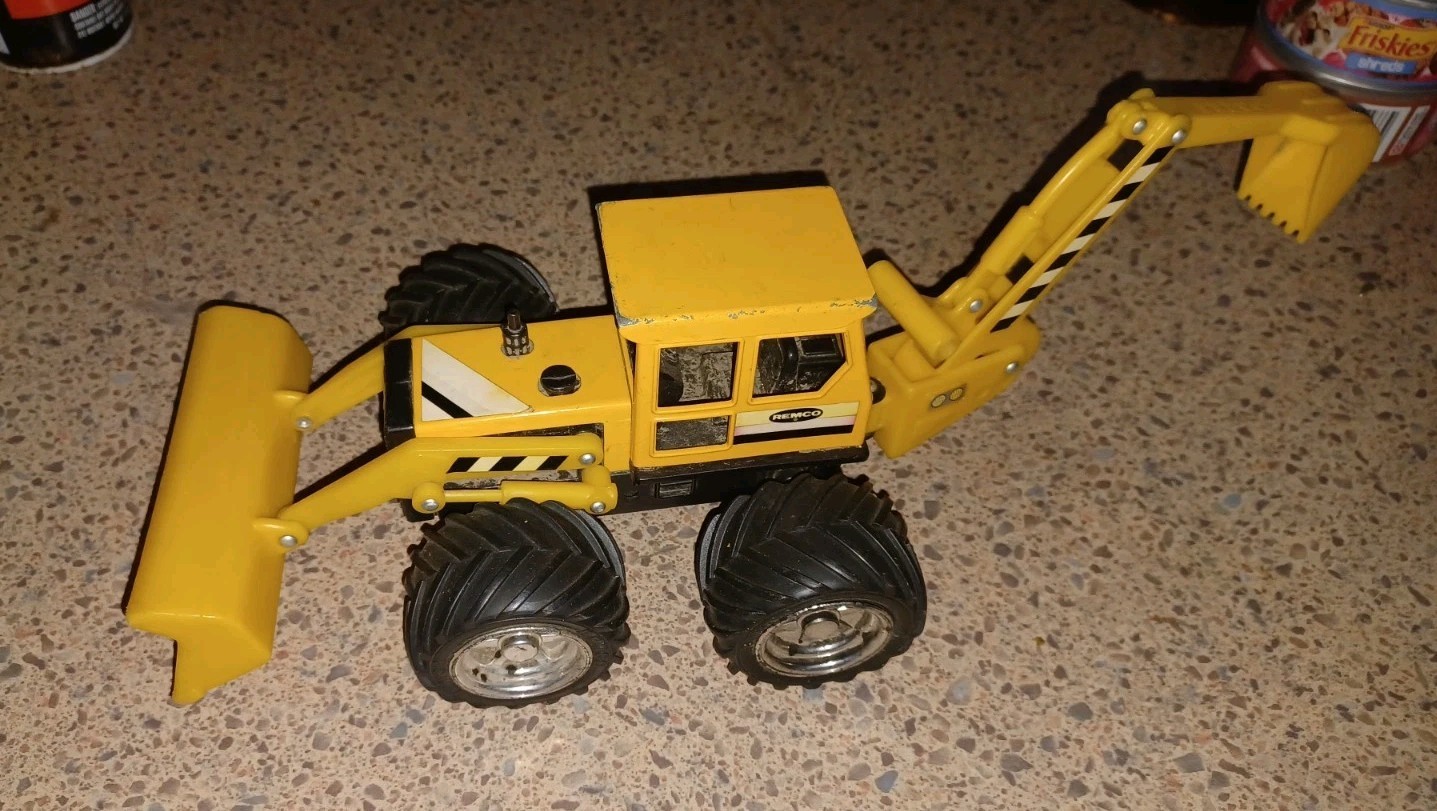 Vintage Remco Front-End Loader/Backhoe Pressed Steel Rubber Tires NICE CONDITION
