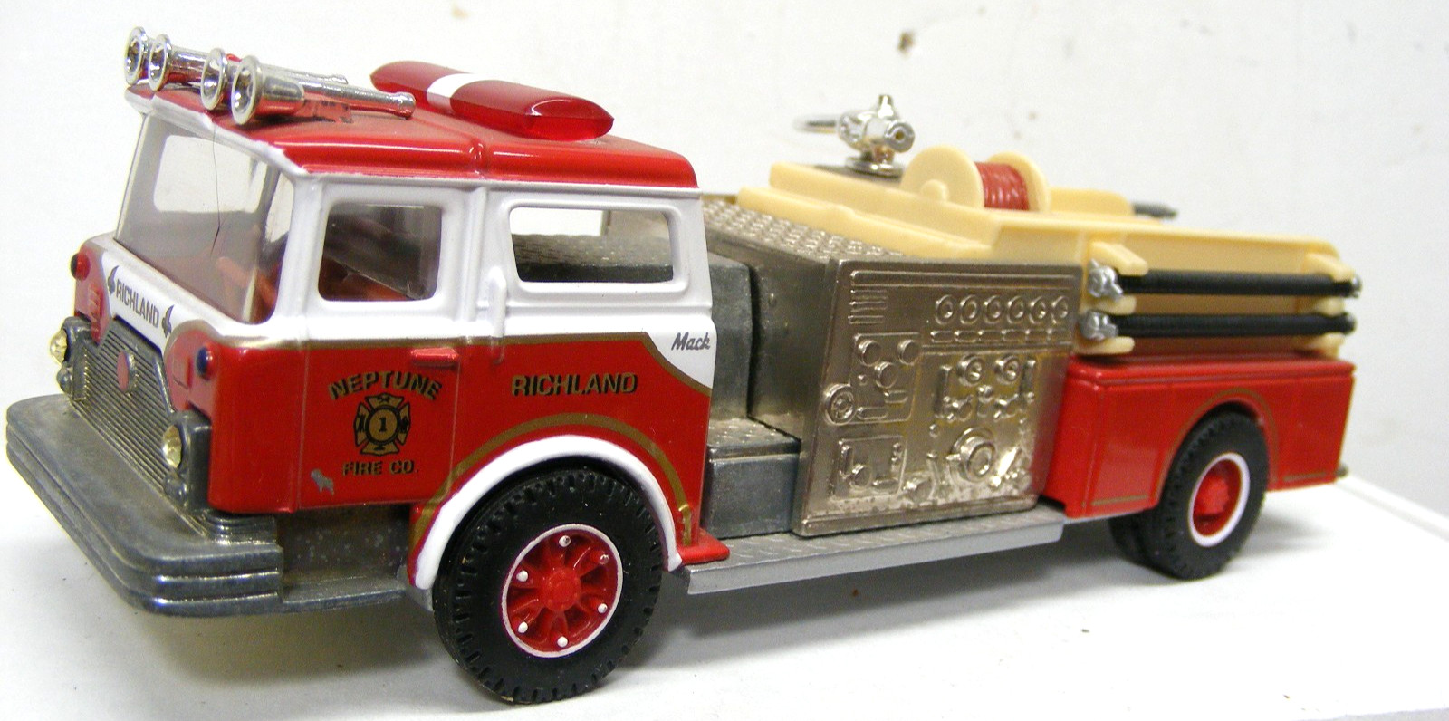 CORGI CF” Mack Pumper , Neptune (Richland), New Condition, No box