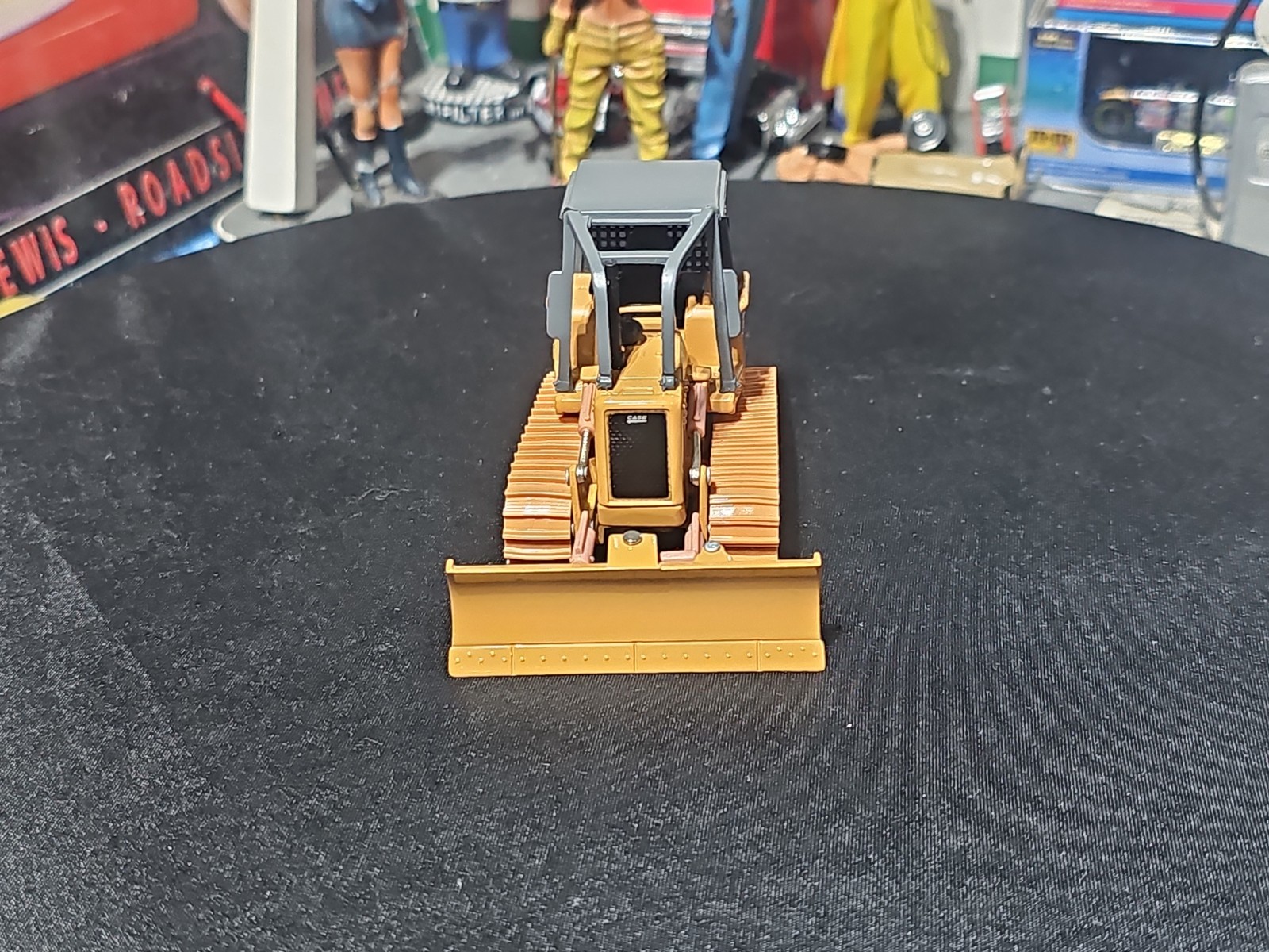 VINTAGE RARE 1/50 ERTL CASE CONSTRUCTION 650H CRAWLER VERY NICE CRAWLER