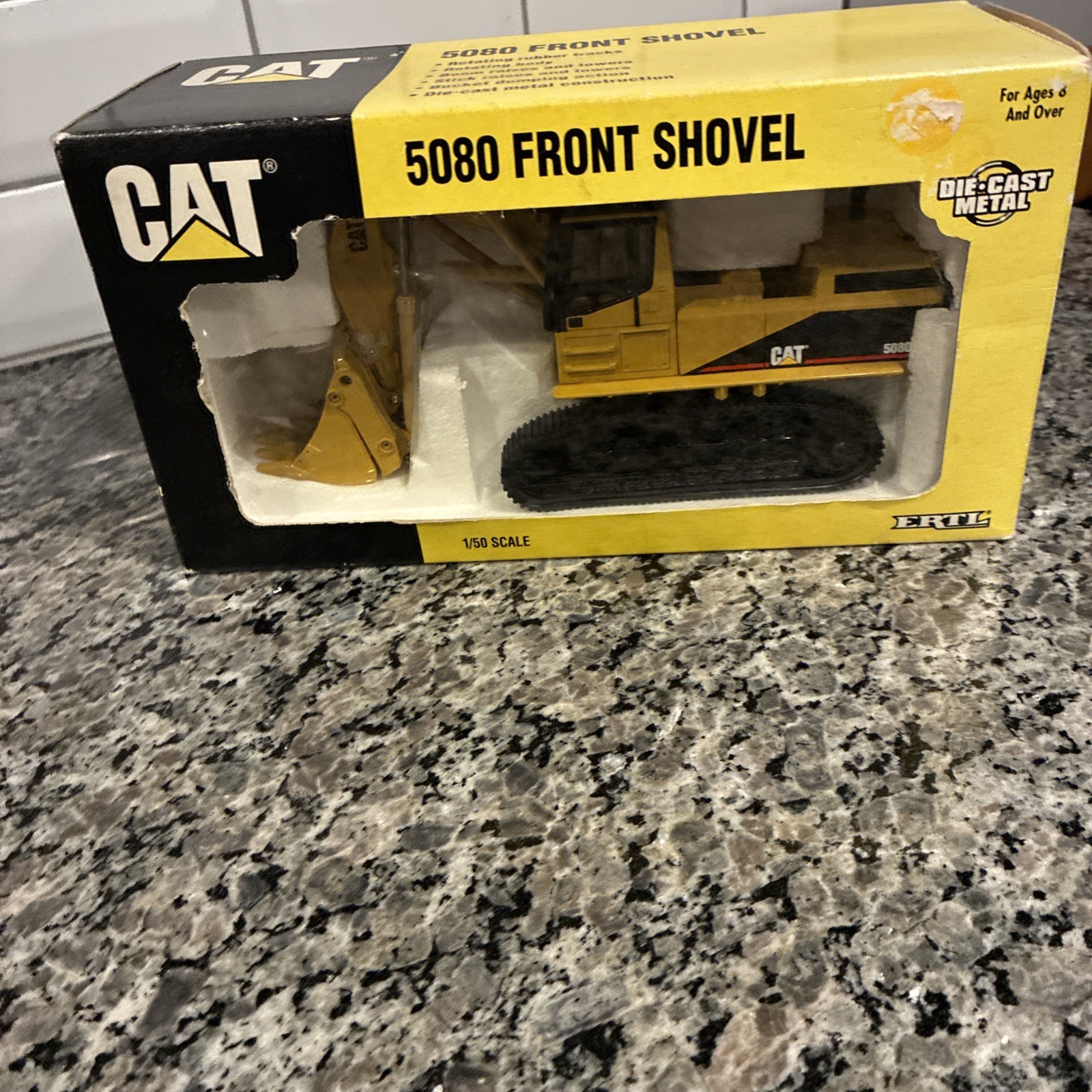 Ertl 2676 1:50 1997 CAT 5080 Front Shovel MT/Box