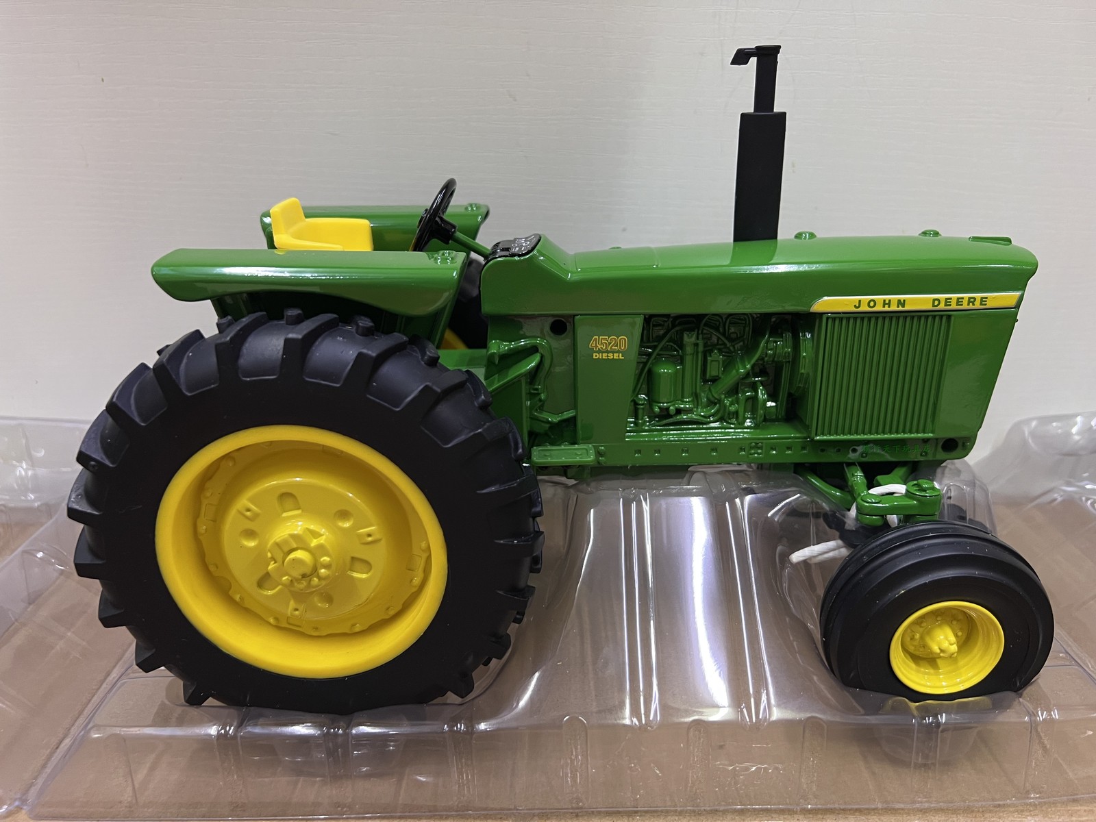 1:16 ERTL JOHN DEERE 4520 Tractor Farm Agricultural Machinary Diecast Model