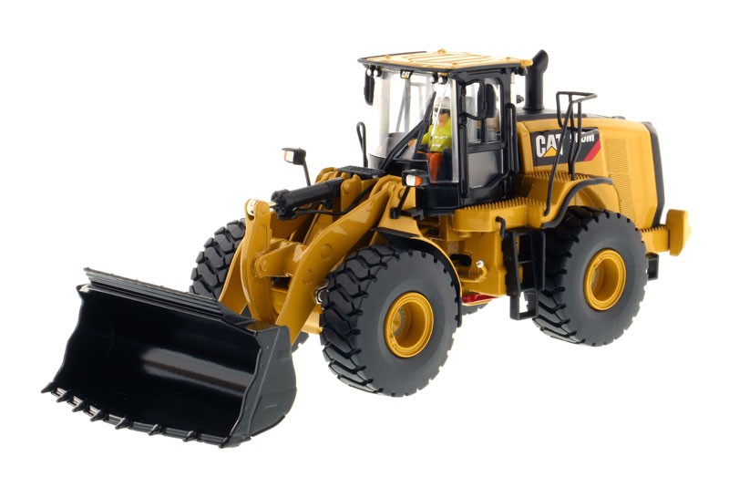 DIECAST MASTERS – CATERPILLAR 966M Wheel Loader with Driver and Metal Box…