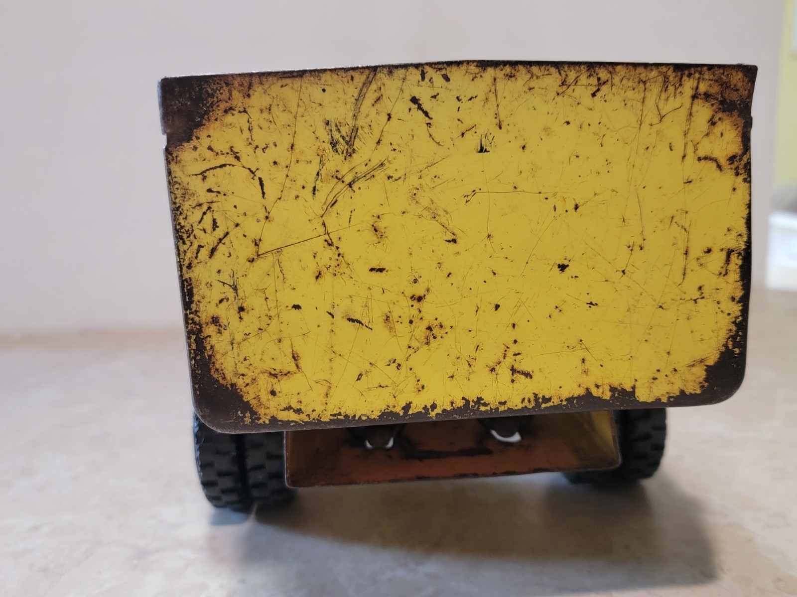 Vintage Wyandotte Pressed Steel Construction Dump Truck No Bucket 16″ Sealed