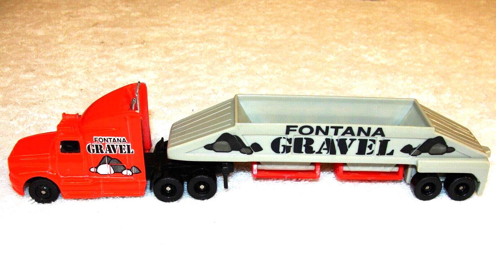 Gravel Hauler/Construction – Fontana Gravel (1:100?? Maisto), Loose Diecast