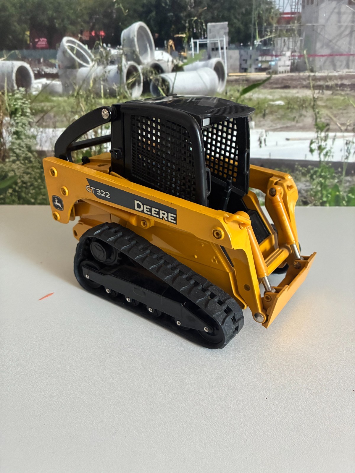 1/16 Ertl John Deere CT322 Track Loader, no Bucket