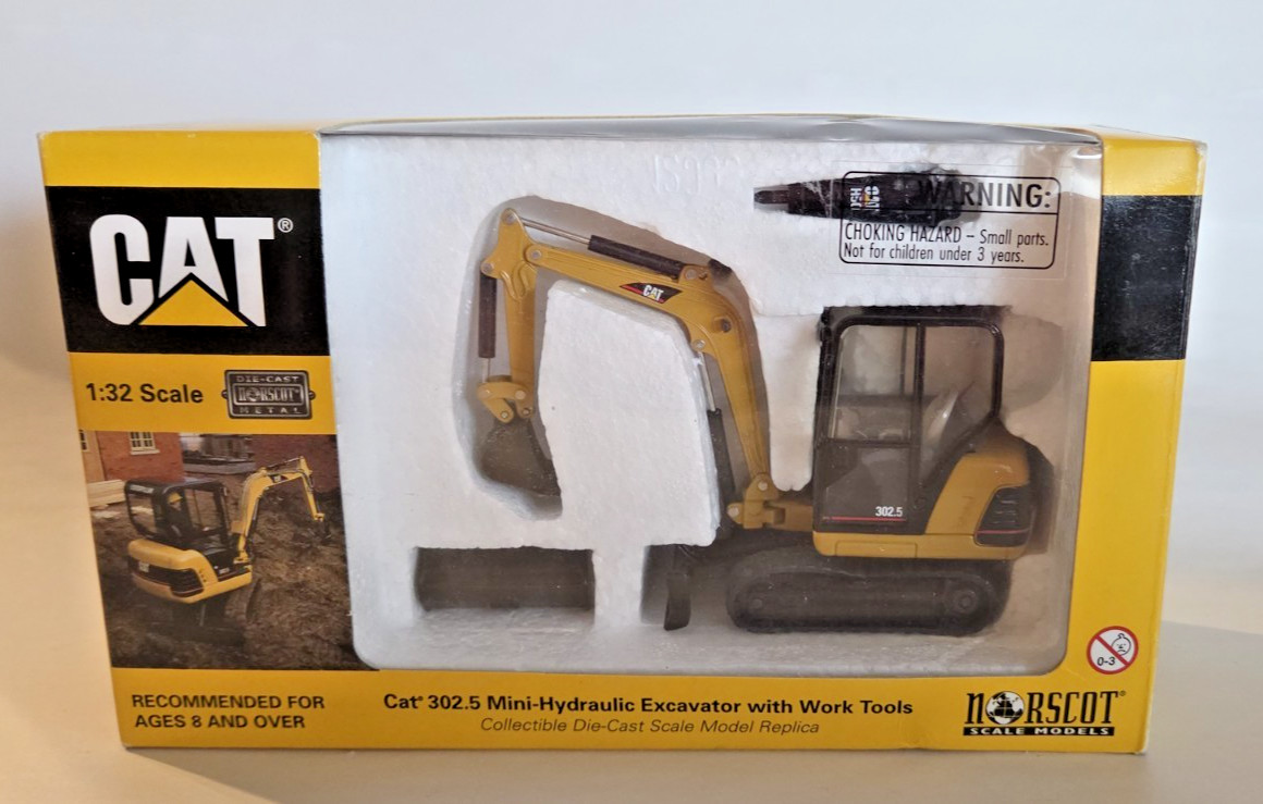 Norscot CAT 302.5 Mini-Hydraulic Excavator 1:32 Scale Die-Cast Model – No. 55085