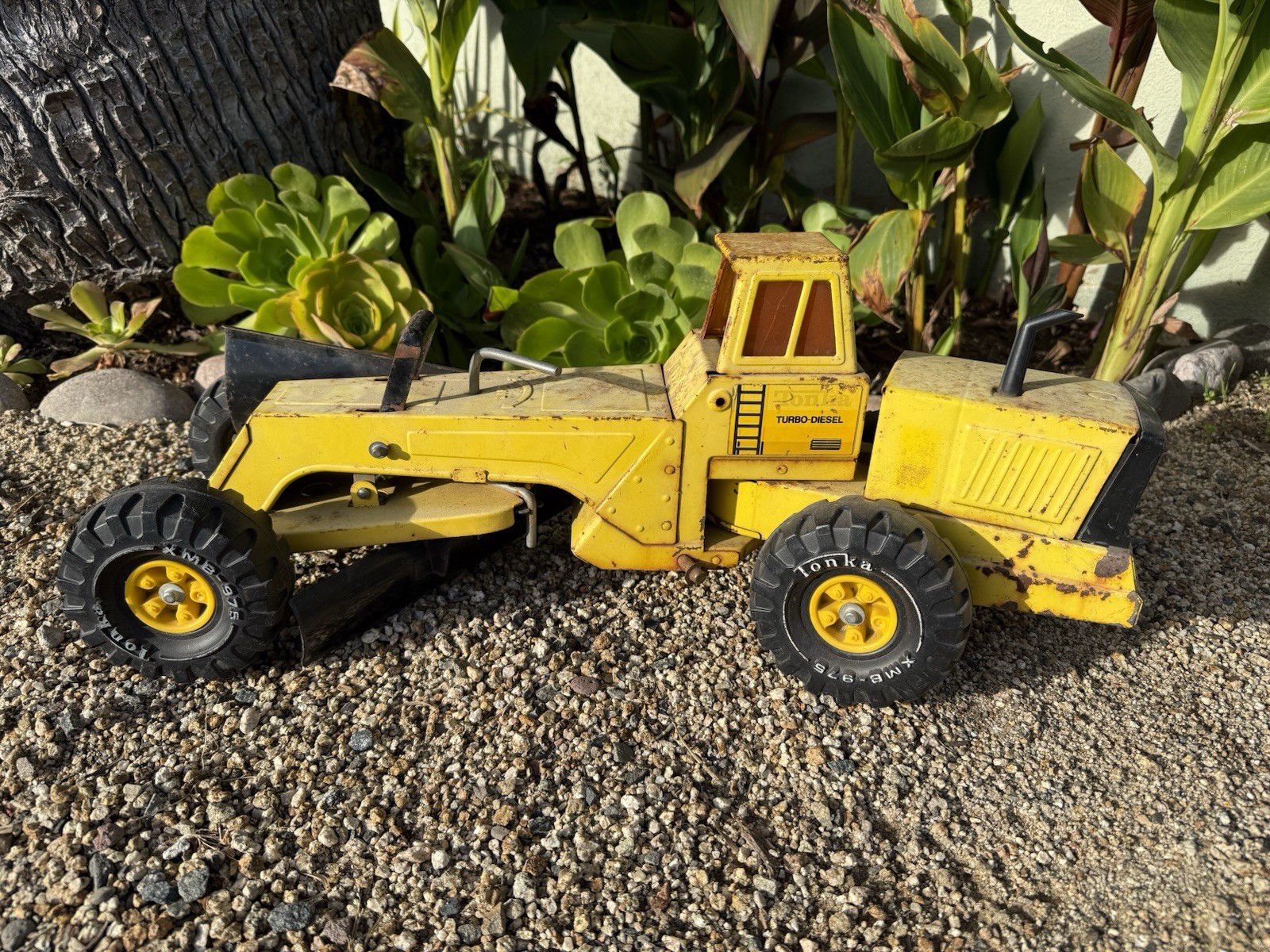 Vintage 1970s Mighty Tonka Road Grader Diesel XMB-975 Orange Pressed Steel NICE