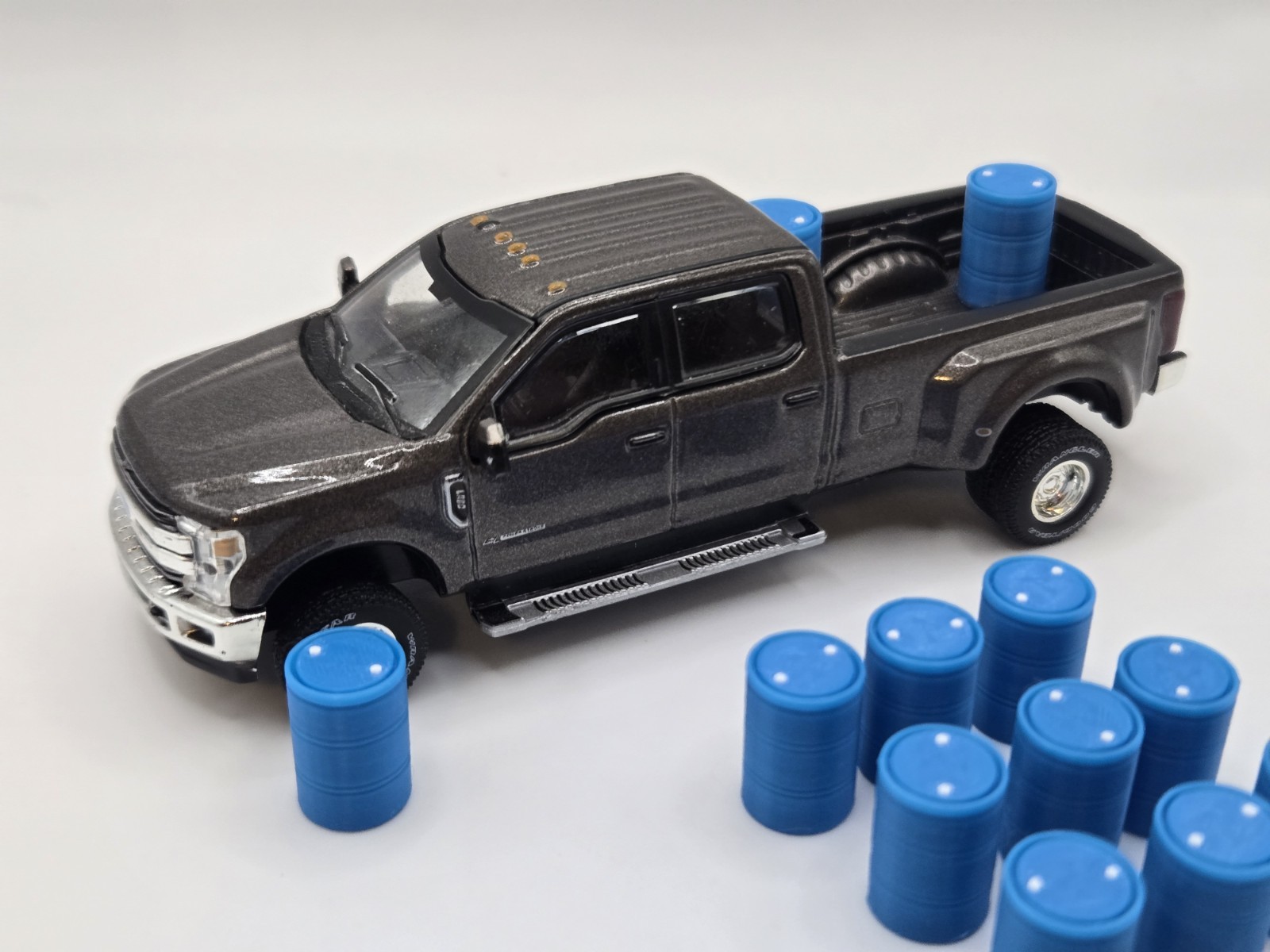 1/64 Scale Plastic 55 Gallon Drums in Blue *12 Pack*