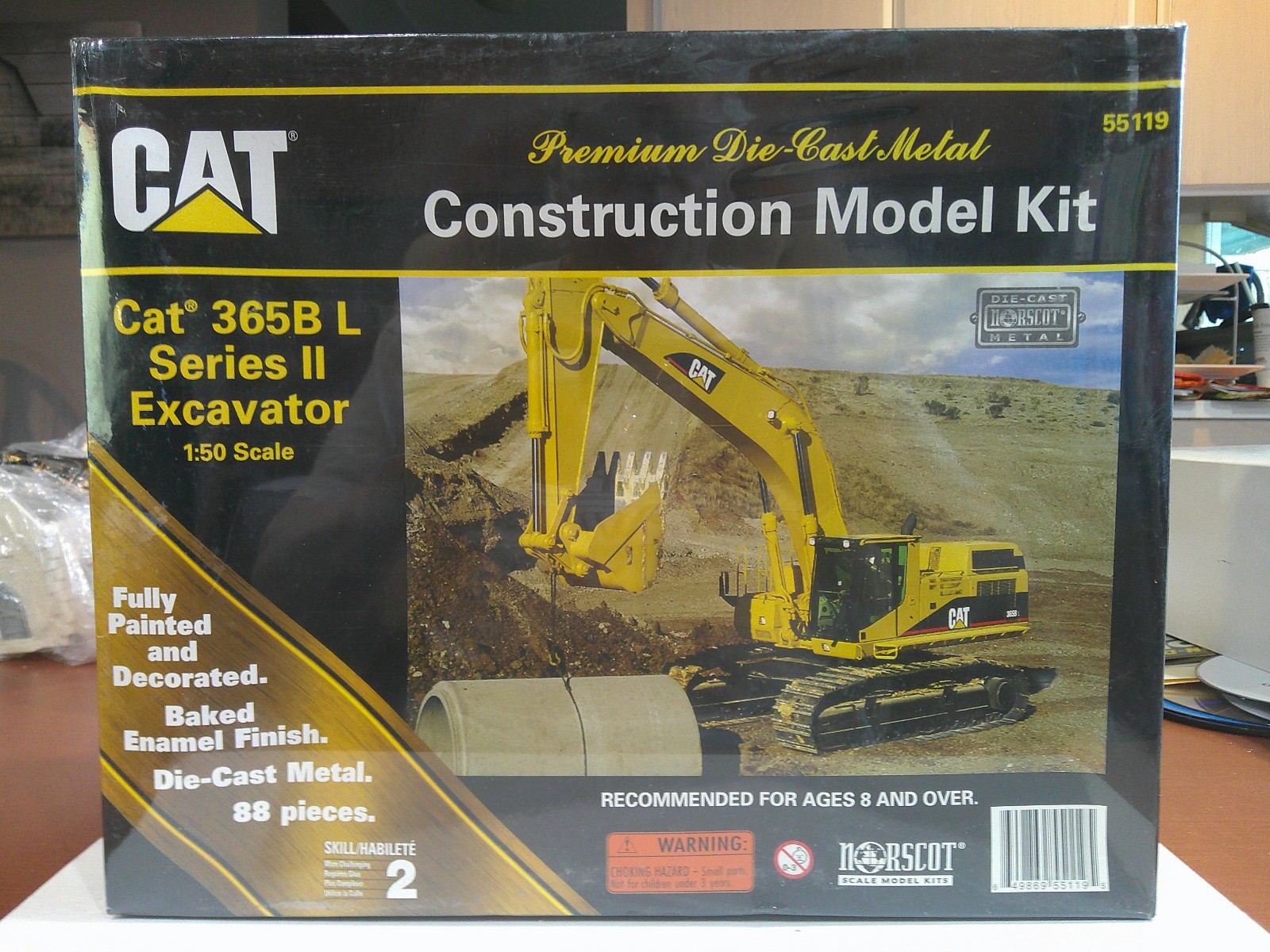 Norscot Construction Model Kit CAT 365B L Series II Excavator 1:50 Yellow Sealed