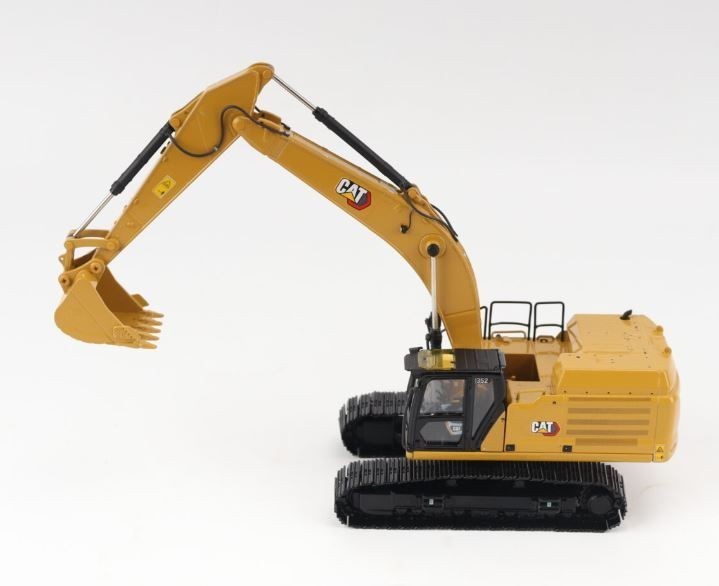 DIECASTMASTERS85792 NEW GENERATION HYDRAULIC EXCAVATOR 1/50