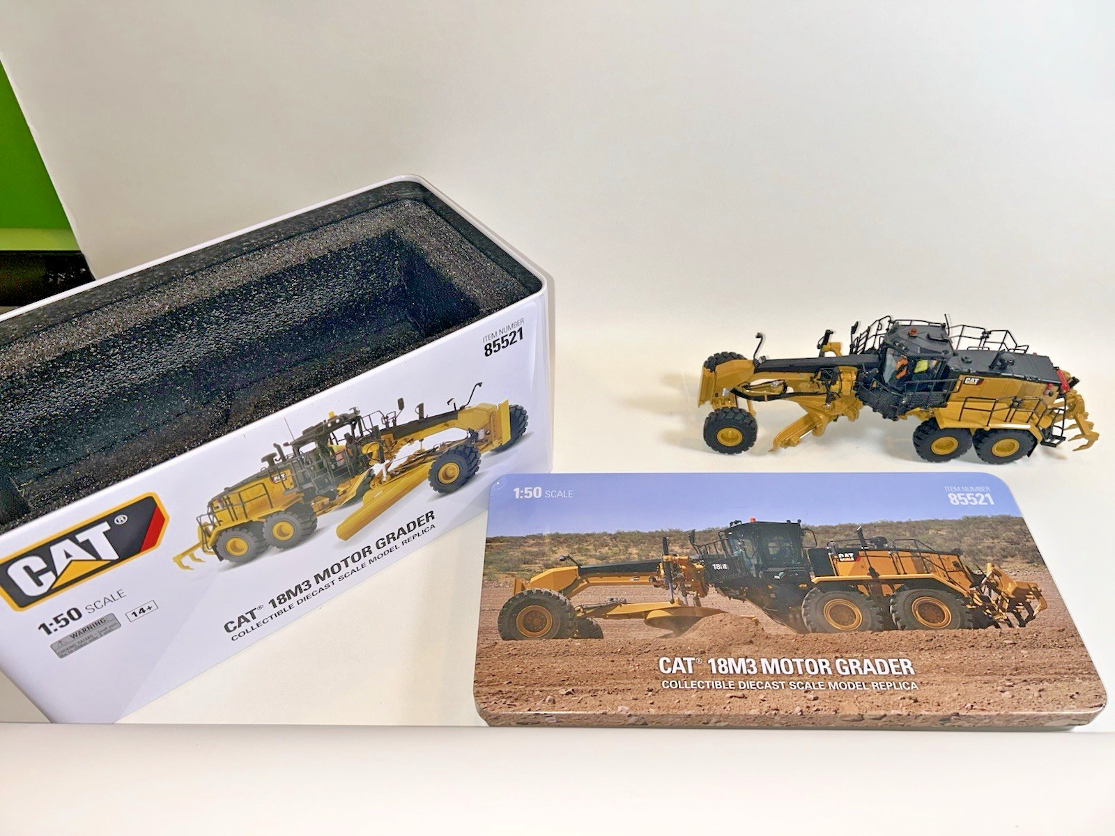 Diecast Masters 1/50 Scale CAT 18M3 Motor Grader Diecast Model Toy 85521