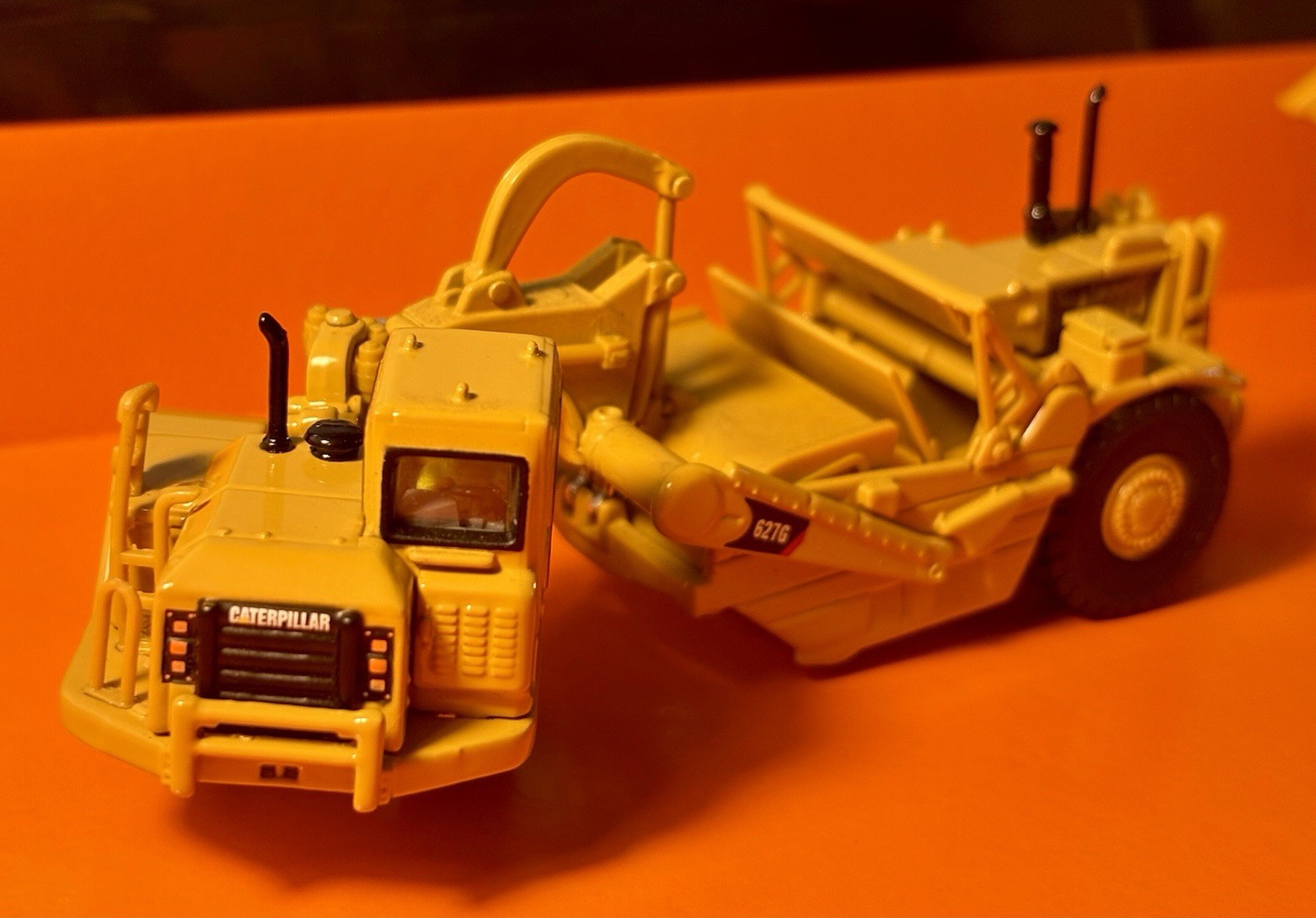 CAT 627G Scraper 1:87 HO Scale Model Diecast Masters MINT IN BOX!!