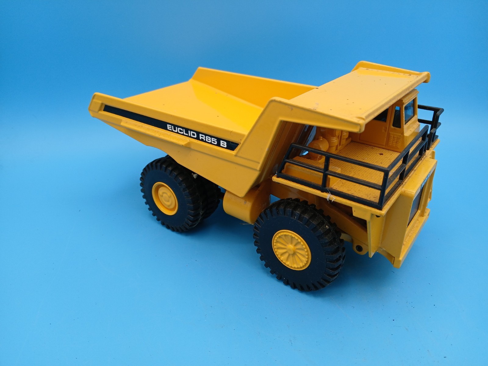 Vintage Solido Euclid R85B Dump Truck 1:50 Scale Diecast Mining Haul Truck