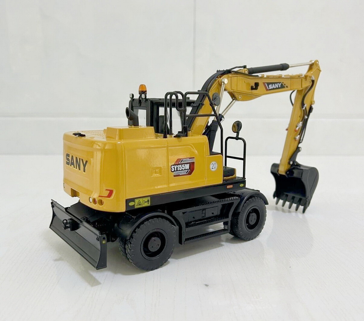 1/25 Scale SANY SY155W Wheel Excavator Diecast Model Toy Collection Gift