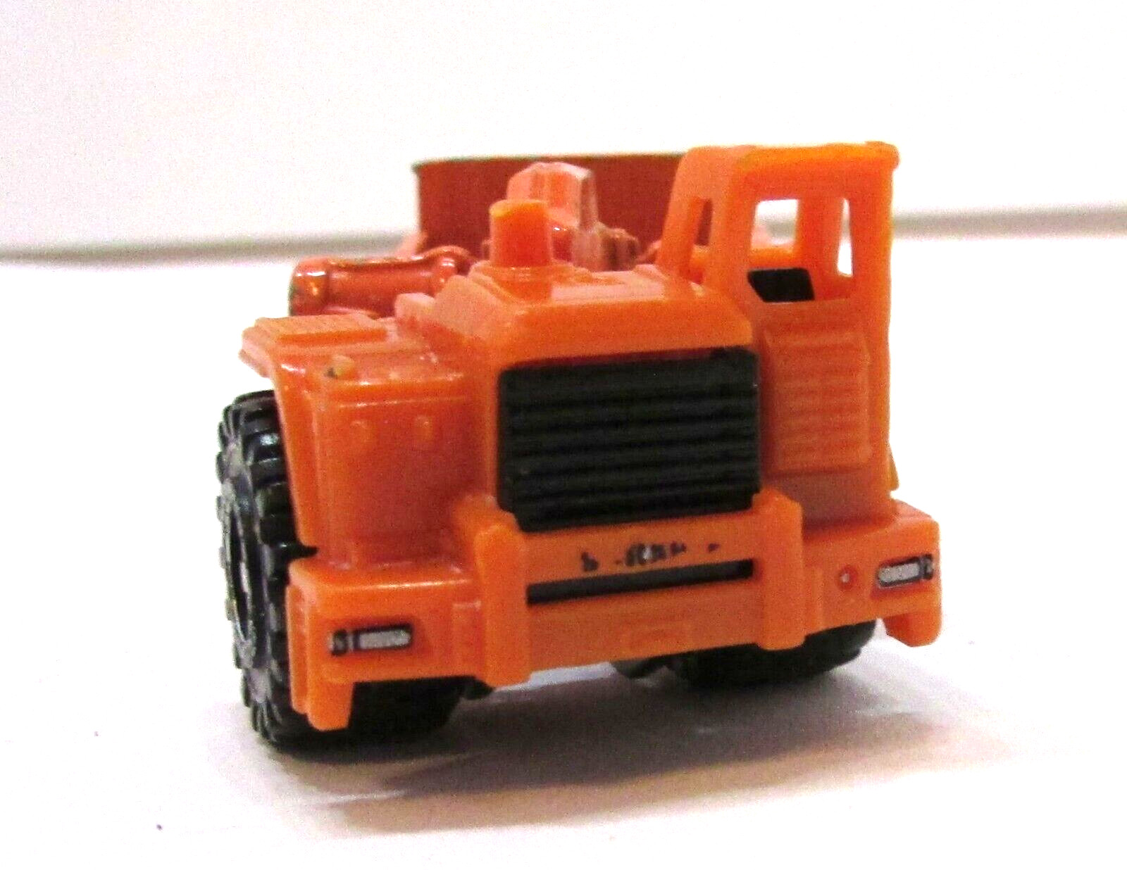 2007 Mattel Matchbox Orange Scraper MC 745 Construction Rentals Diecast Plastic
