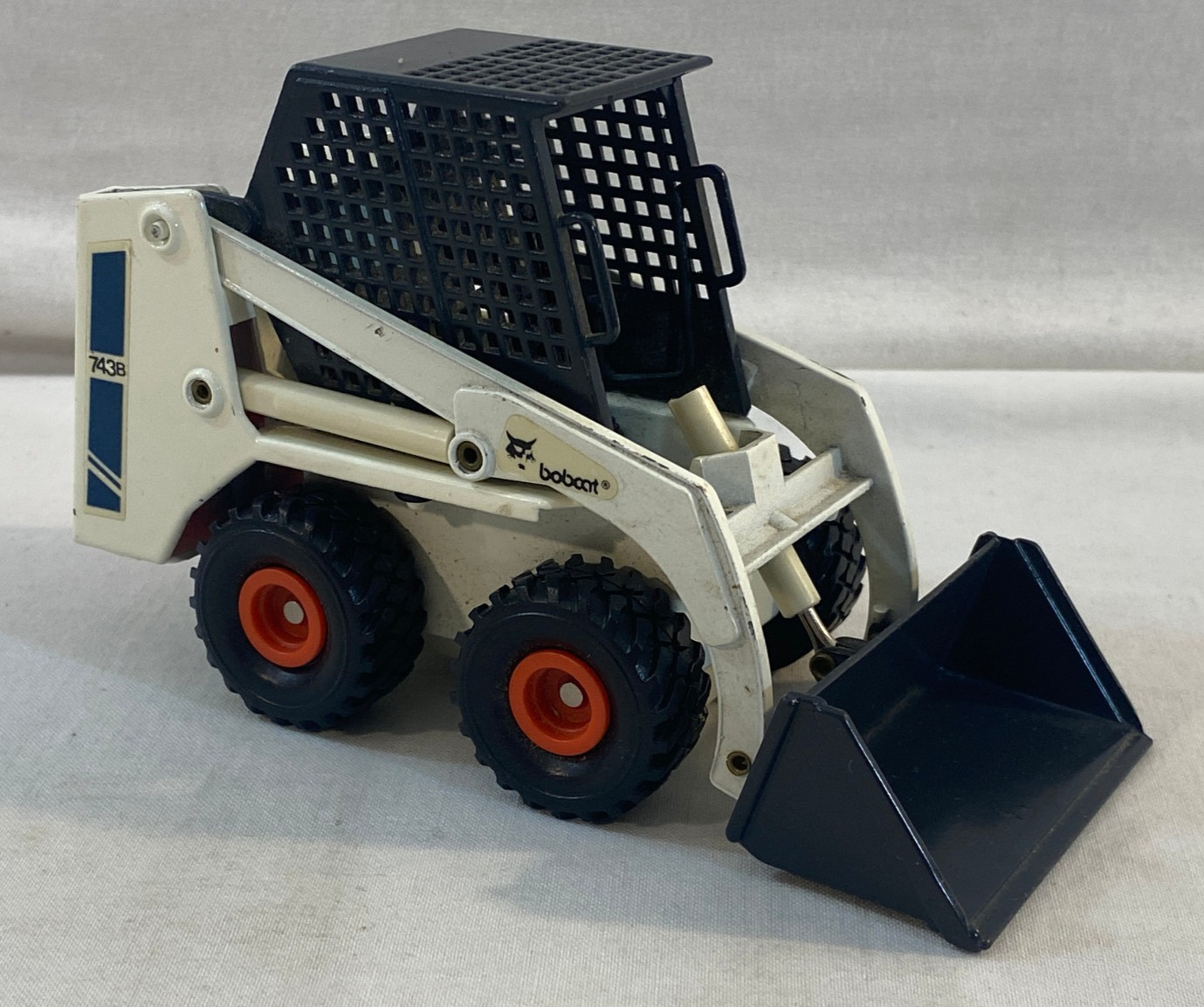 Toy Clover Toy Bobcat 743 Diecast Skid Steer Loader 1:19 Scale SHOWS WEAR/USE