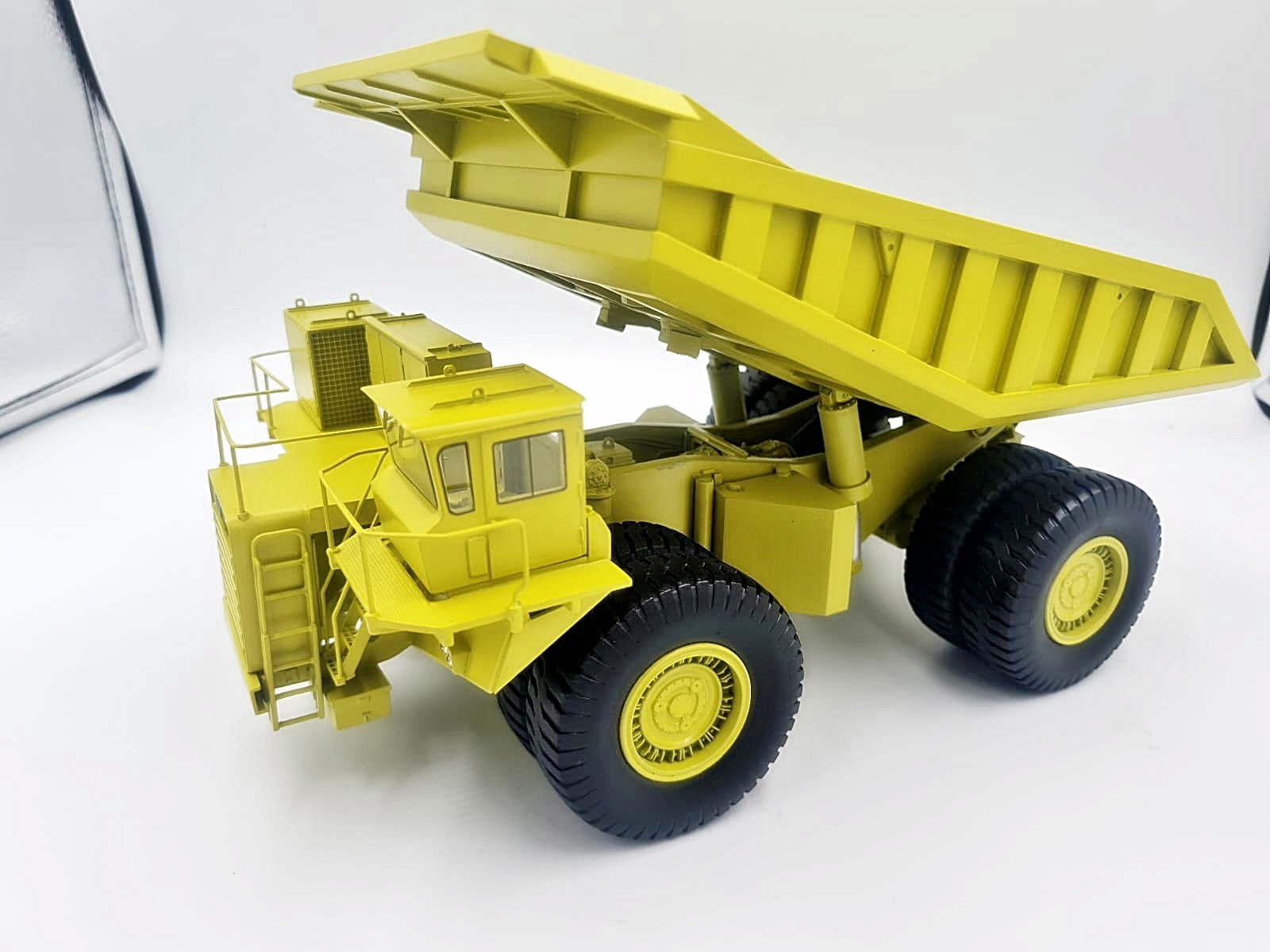 1/50 Euclid R210 Dumper Ready Made