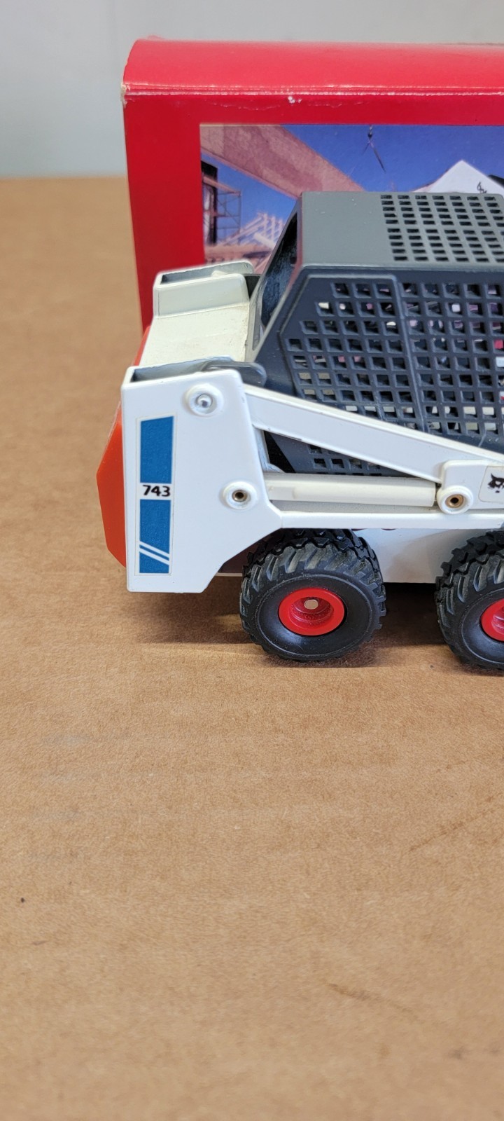 Bobcat 743 Skid-Steer Loader – Clover 1:19 Scale Diecast Model #4431 With Box