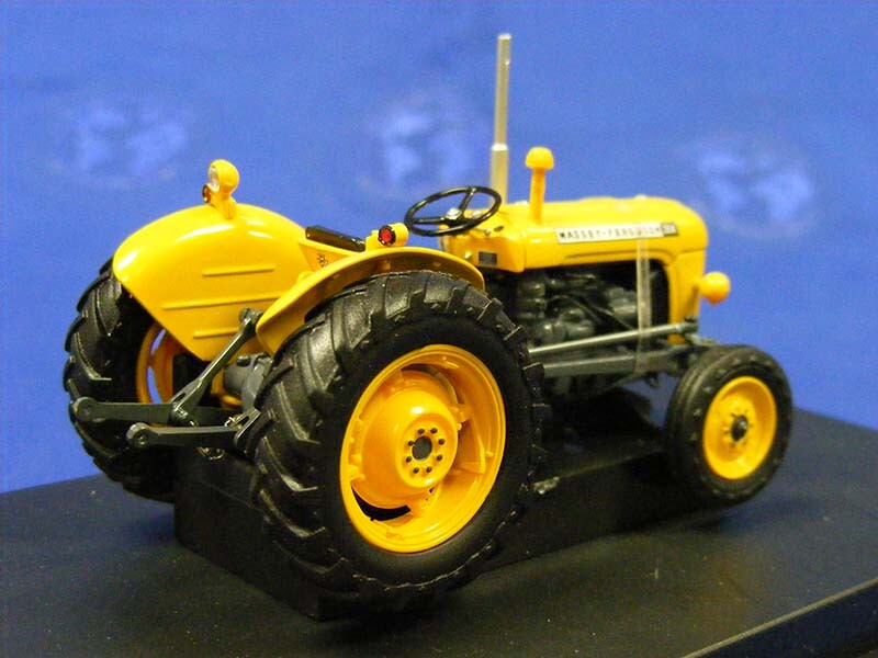 Universal Hobbies 2805 Massey Ferguson 35X Industrial Tractor 1/32 Die-cast MIB