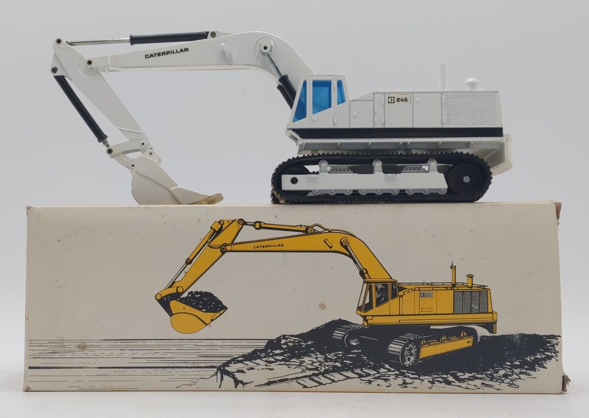 NZG 160 1:50 Caterpillar 245 Hydraulic Excavator – White EX/Box