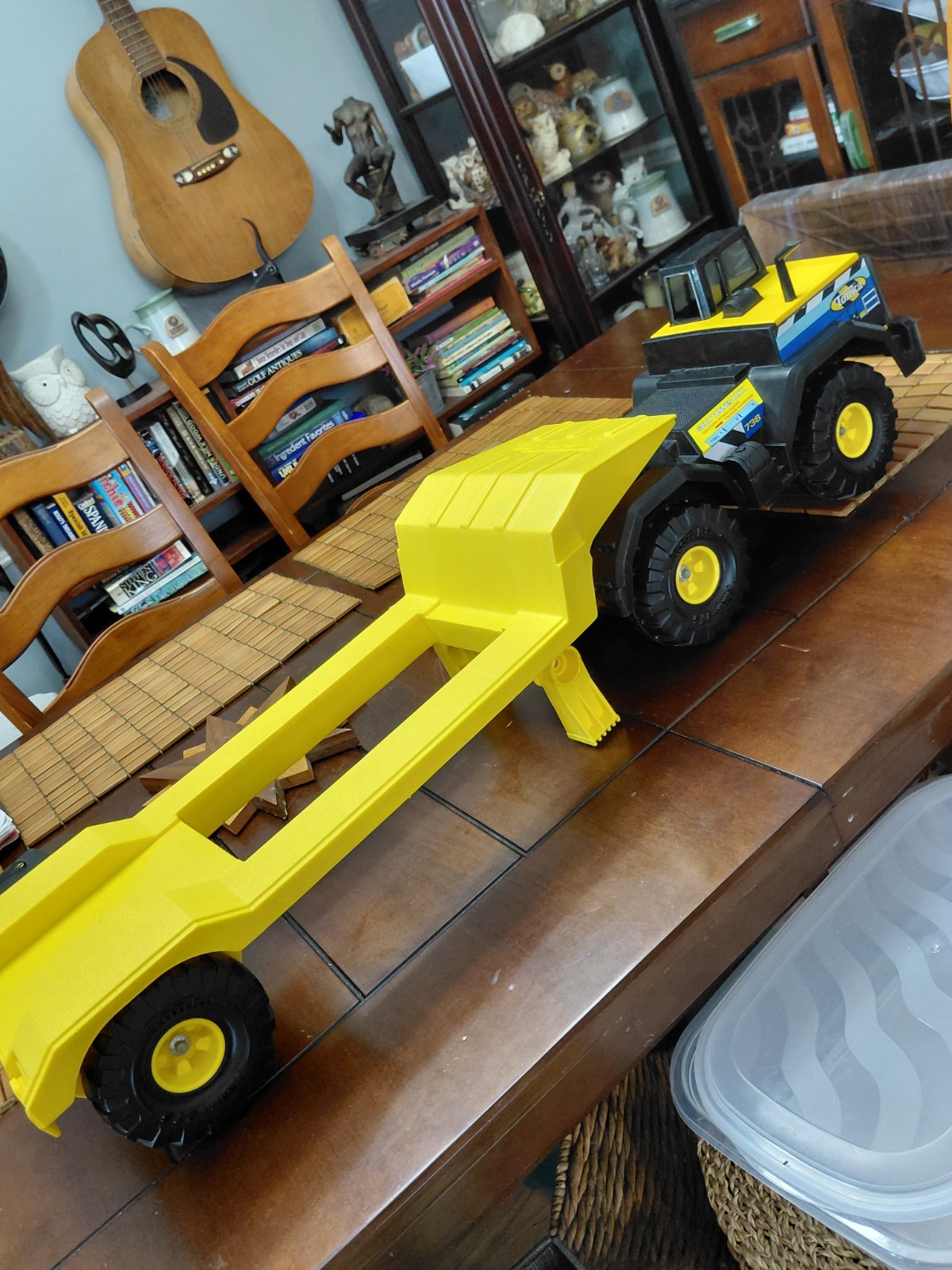 1999 TONKA MIGHTY DIESEL TRACTOR WITH LOWBOY TRAILER SEMI *NO RAMPS!*