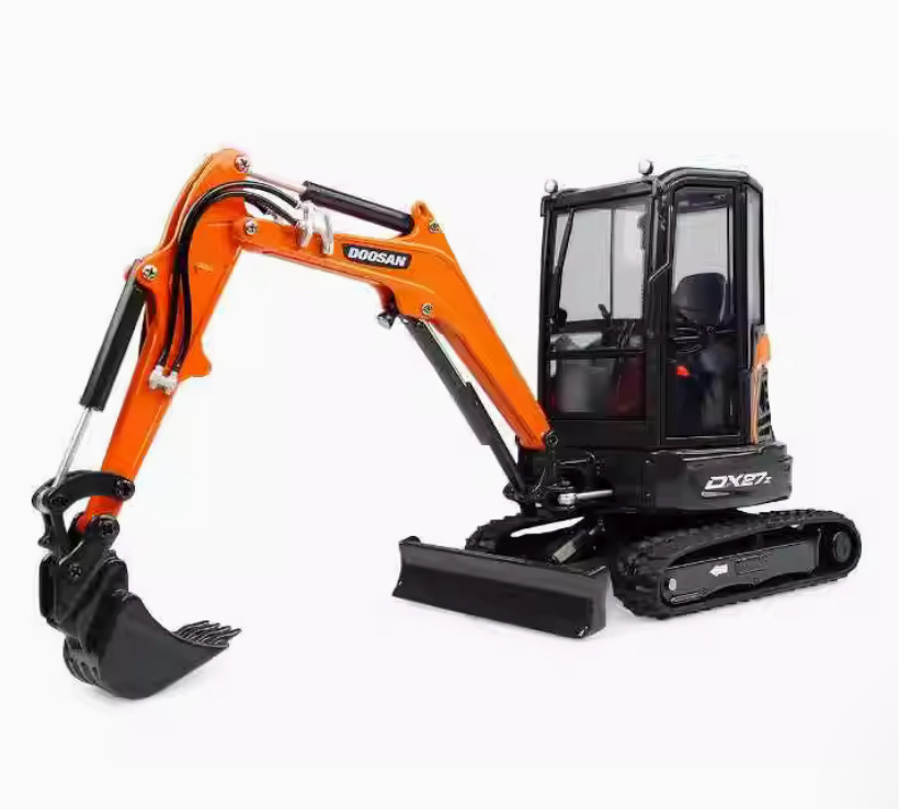 1:25 DOOSAN DX27Z Crawler Excavator Equipment Contruction Machine Diecast Model