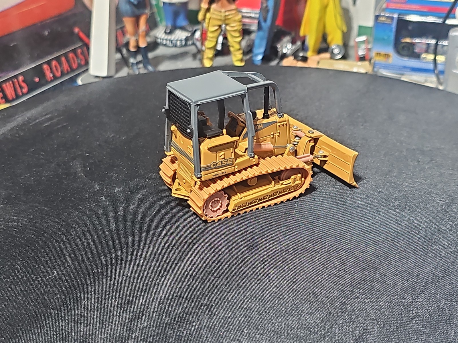 VINTAGE RARE 1/50 ERTL CASE CONSTRUCTION 650H CRAWLER VERY NICE CRAWLER