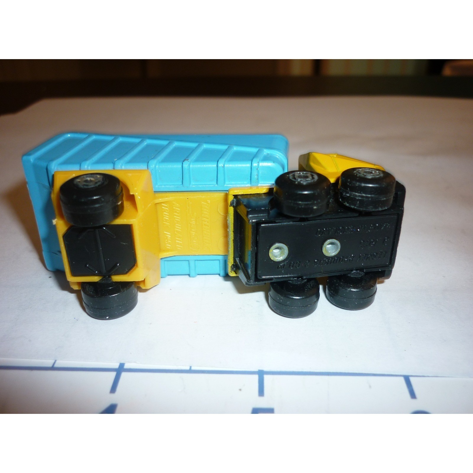 Matchbox Superfast Dump Truck Yellow Blue Diecast Toy Vehicle