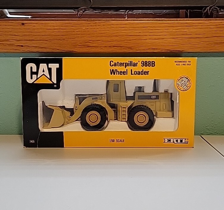 ERTL CAT Caterpillar 988B Wheel Loader Collectors Edition 1990 1:50 Scale 2435
