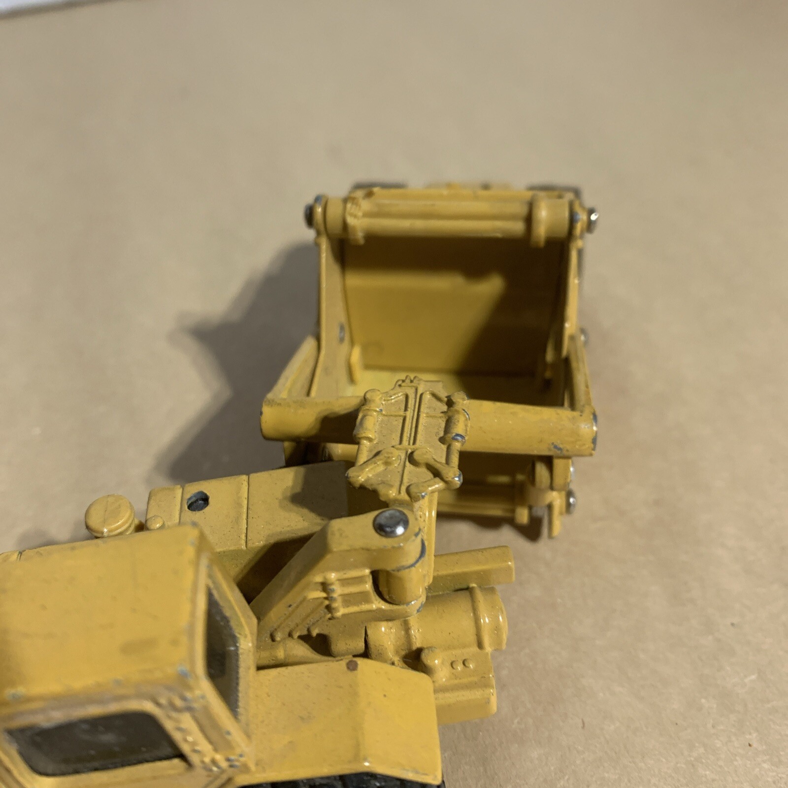 Ertl CAT 613C Wheel Tractor Elevating Scraper Die-Cast