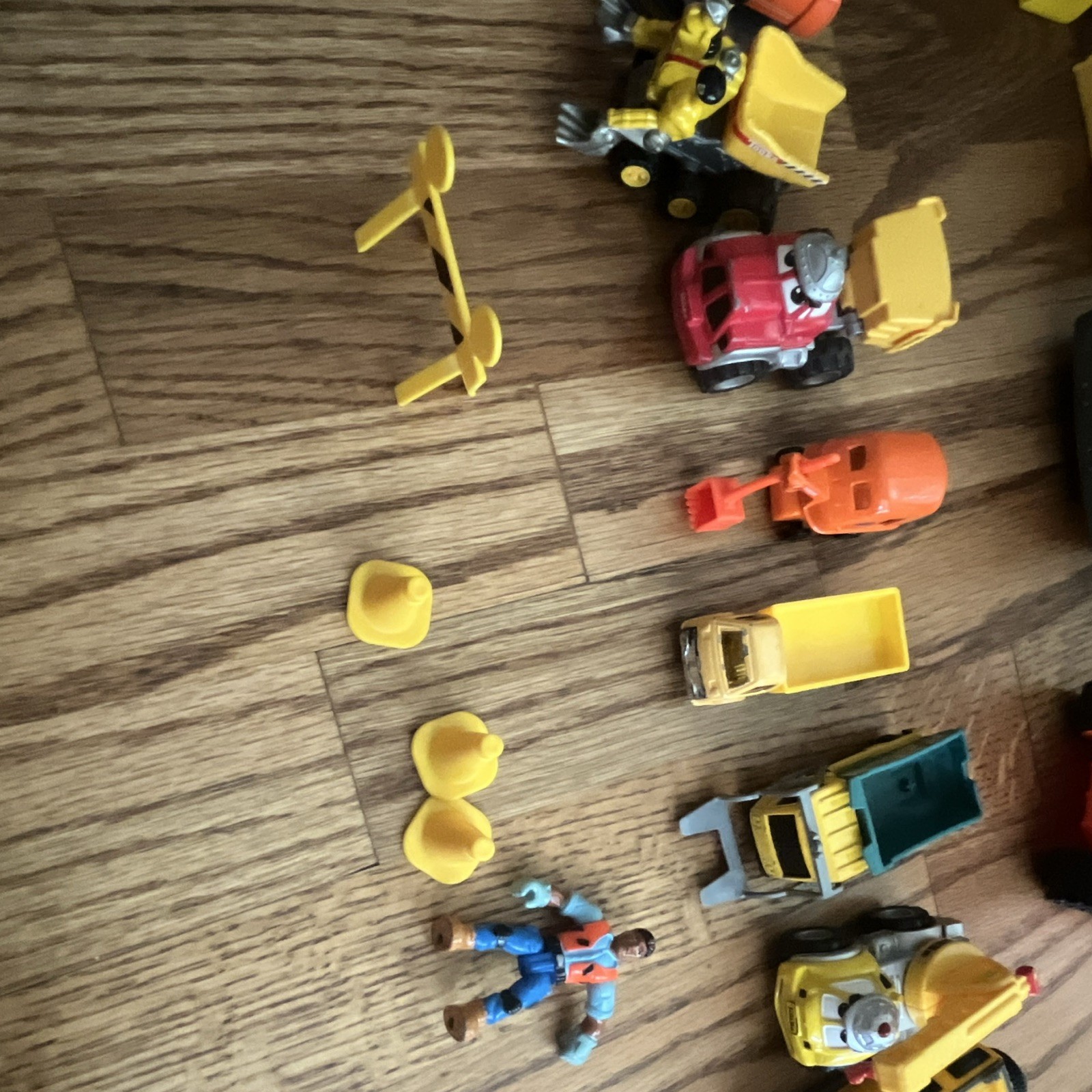 Plastic Toy Construction Vehicle Lot: Dump Trucks, Bulldozer, Excavator, Figures