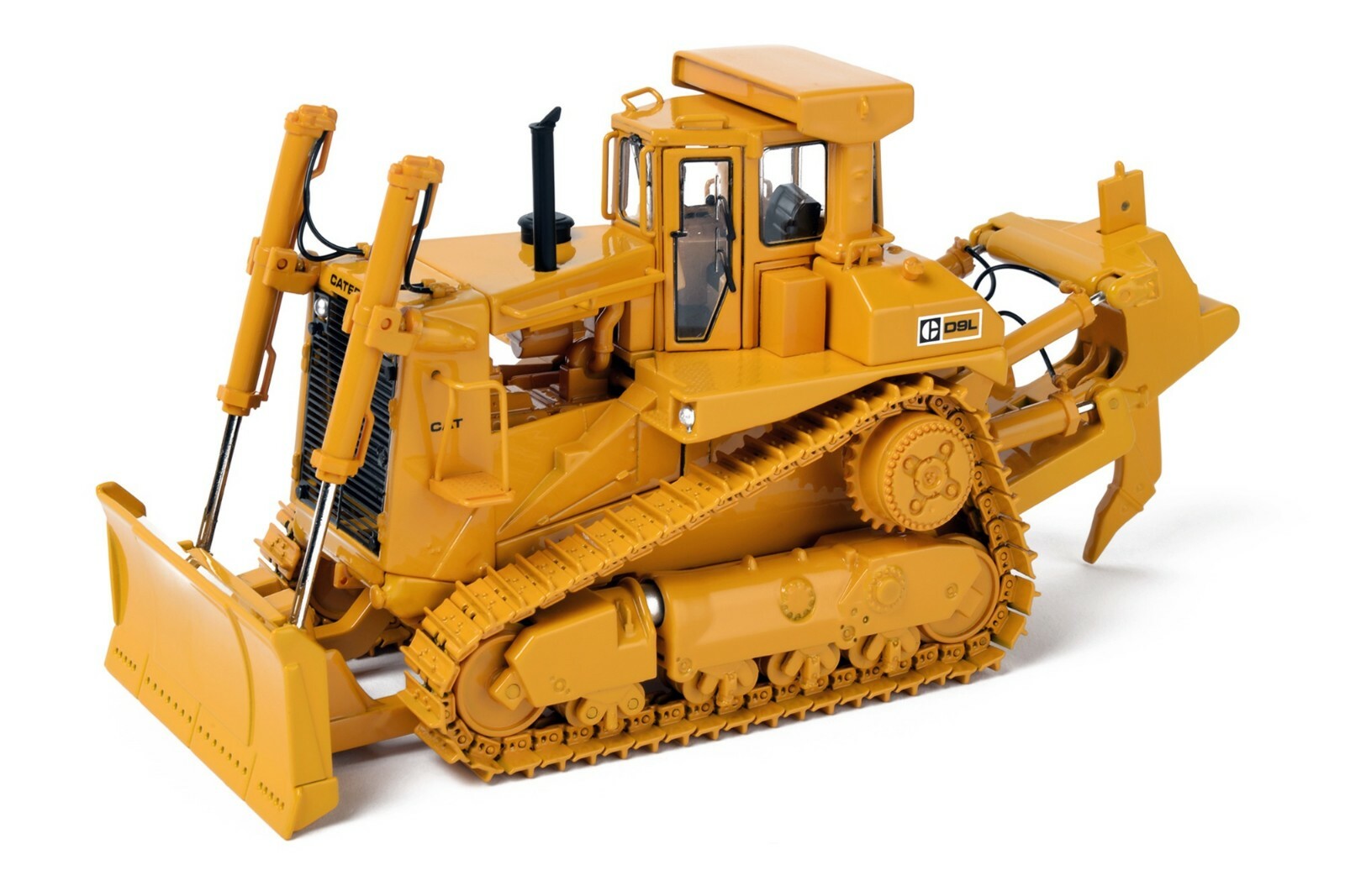 Caterpillar Cat D9L Dozer with Push Blade and Ripper – CCM 1:48 Scale Model New
