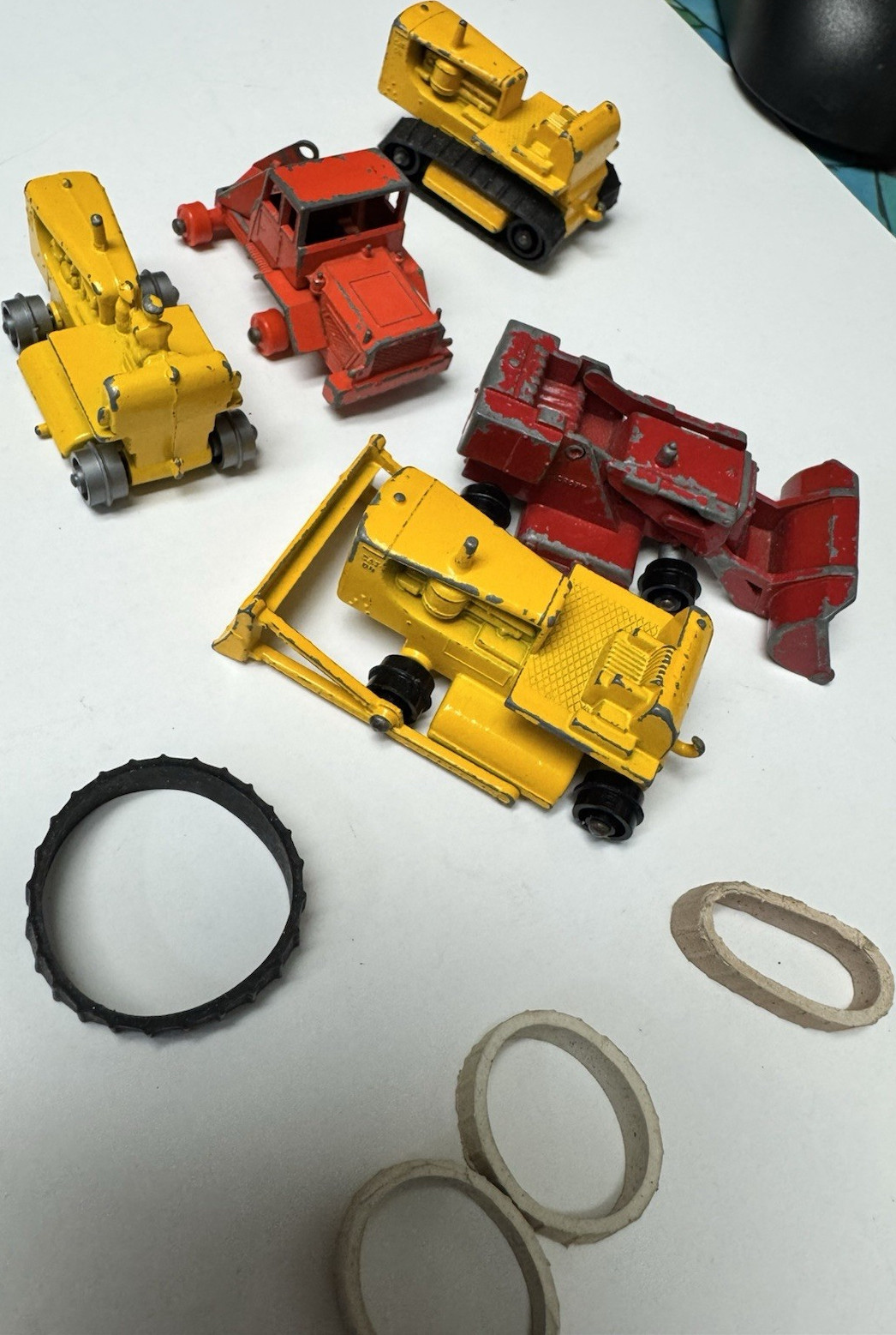 Diecast Construction Vehicle & Equipment Lot – Yellow & Red Vehicles