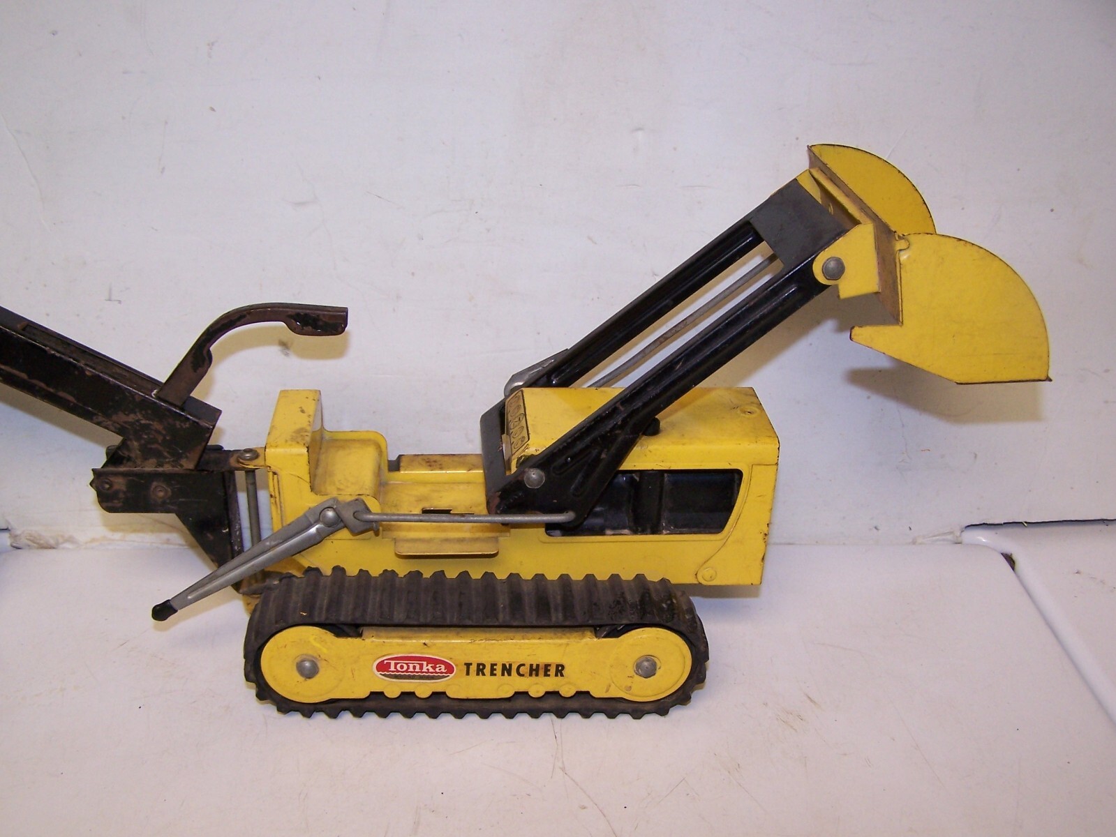 2 Vintage 1960s Tonka Trencher Backhoe Bulldozers TRACK LOADER