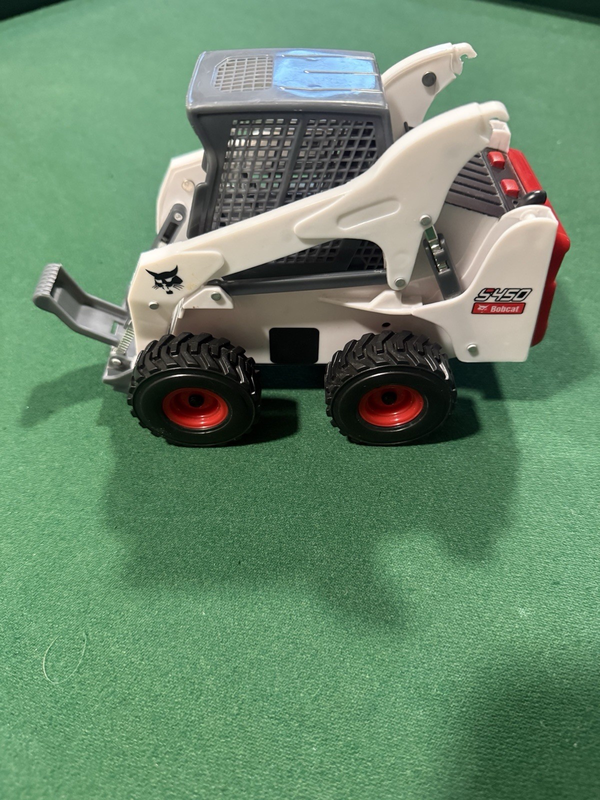 ERTL Bobcat S300 Loader Skid Steer w/ sounds Die Cast 1:32 Scale Model NO BUCKET