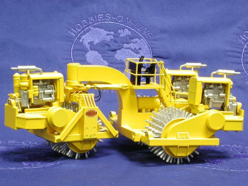 EMD N121 Bros 3 Engine + 3 Drum Compactor 1/50 MIB