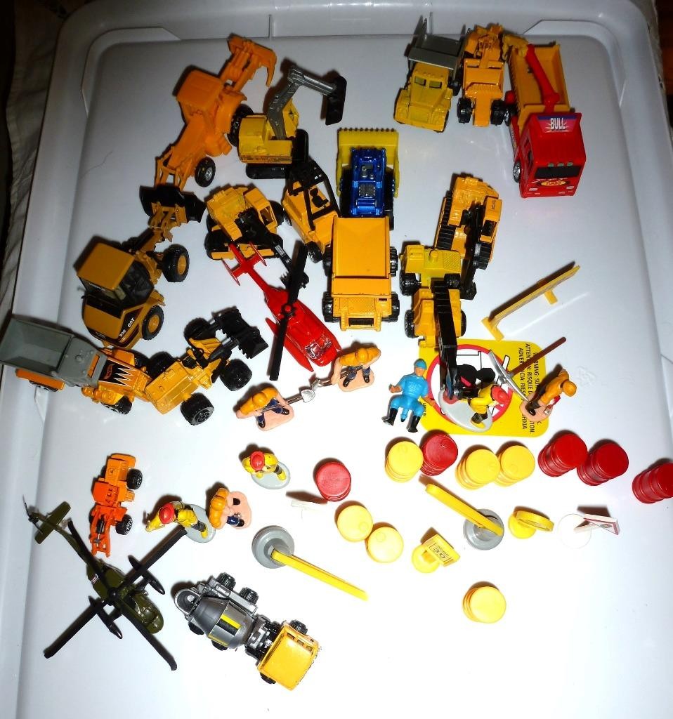 Large LOT of Matchbox, MMTL, Other Diecast Construction Vehicles, People, Signs+