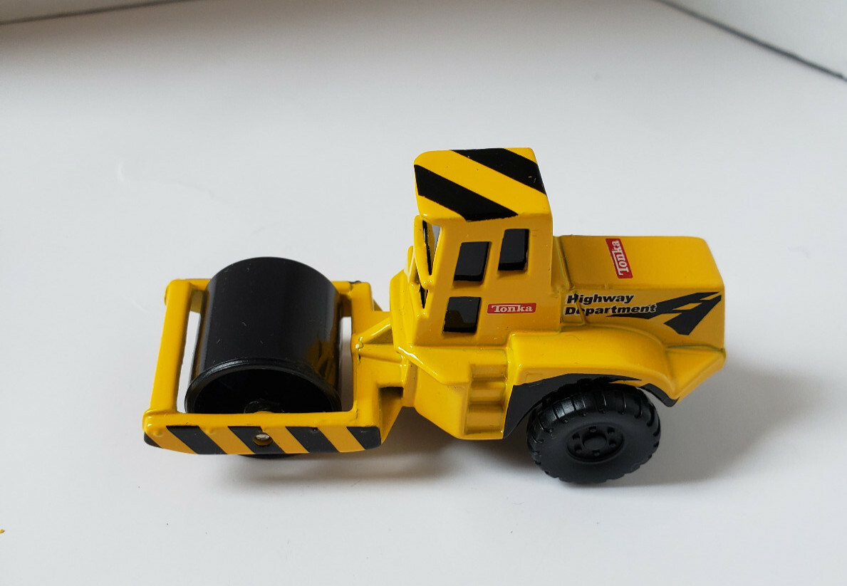 Maisto 2003 Hasbro Tonka Highway Dept Pavement Roller Yellow 1:64