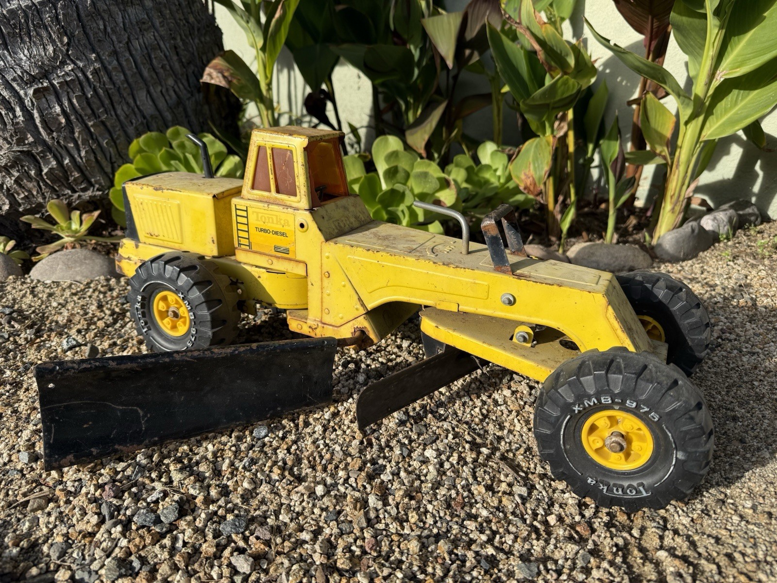 Vintage 1970s Mighty Tonka Road Grader Diesel XMB-975 Orange Pressed Steel NICE