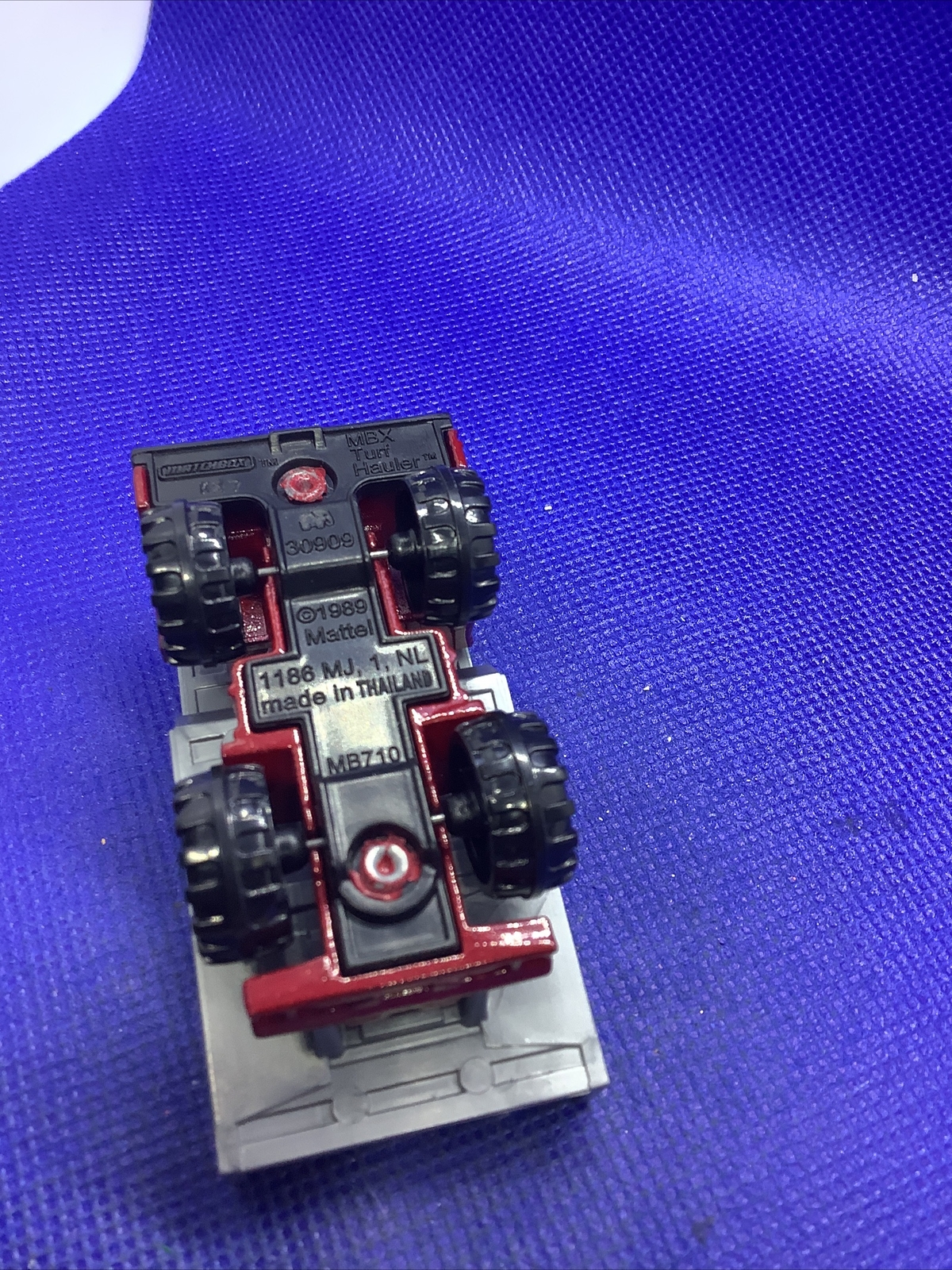 2010 Matchbox “Construction” (Faun) Dump Truck RED / J CONSTRUCTION / MINT