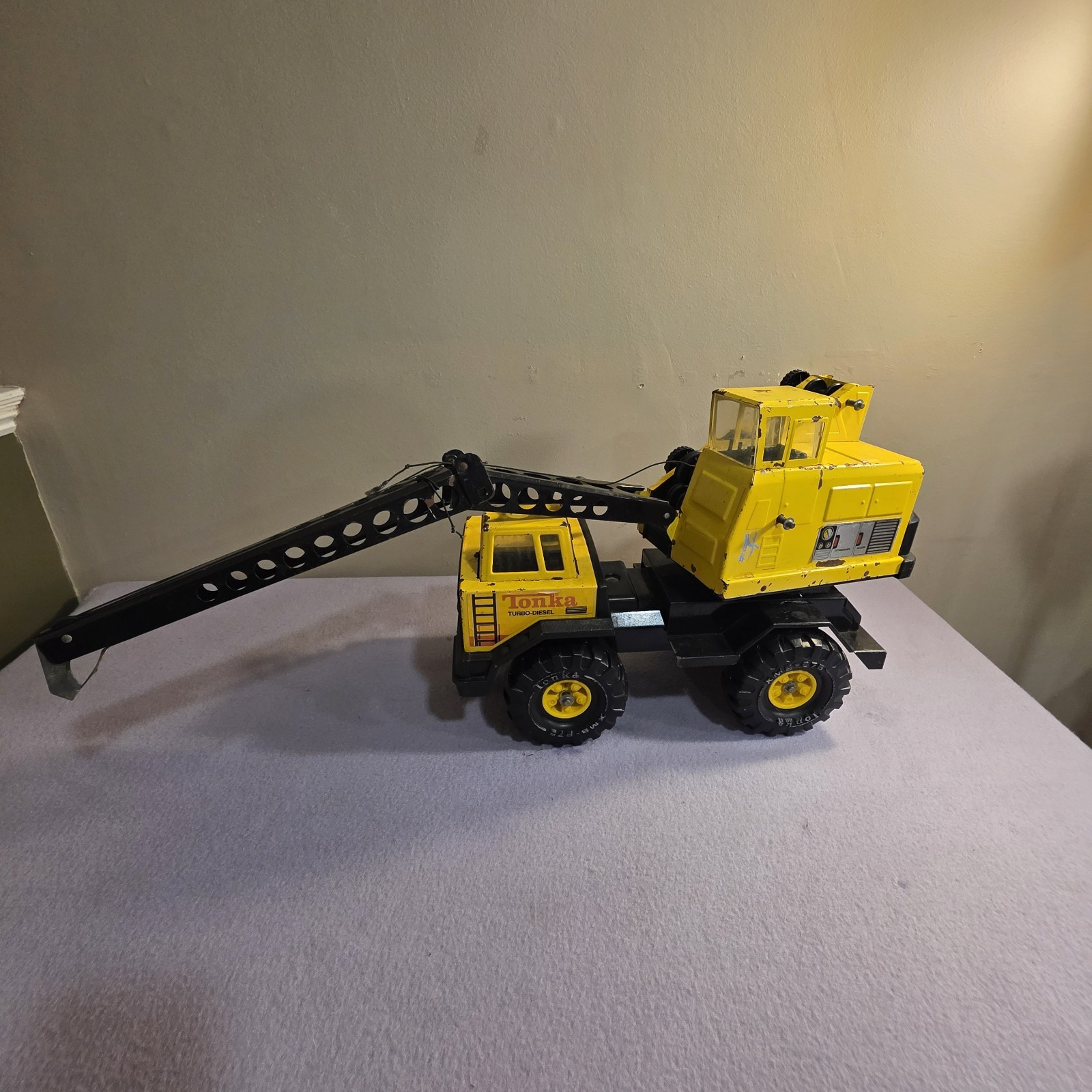 Vintage 1980s Mighty Tonka Turbo Diesel Crane Truck Yellow Metal Toy XMB-975